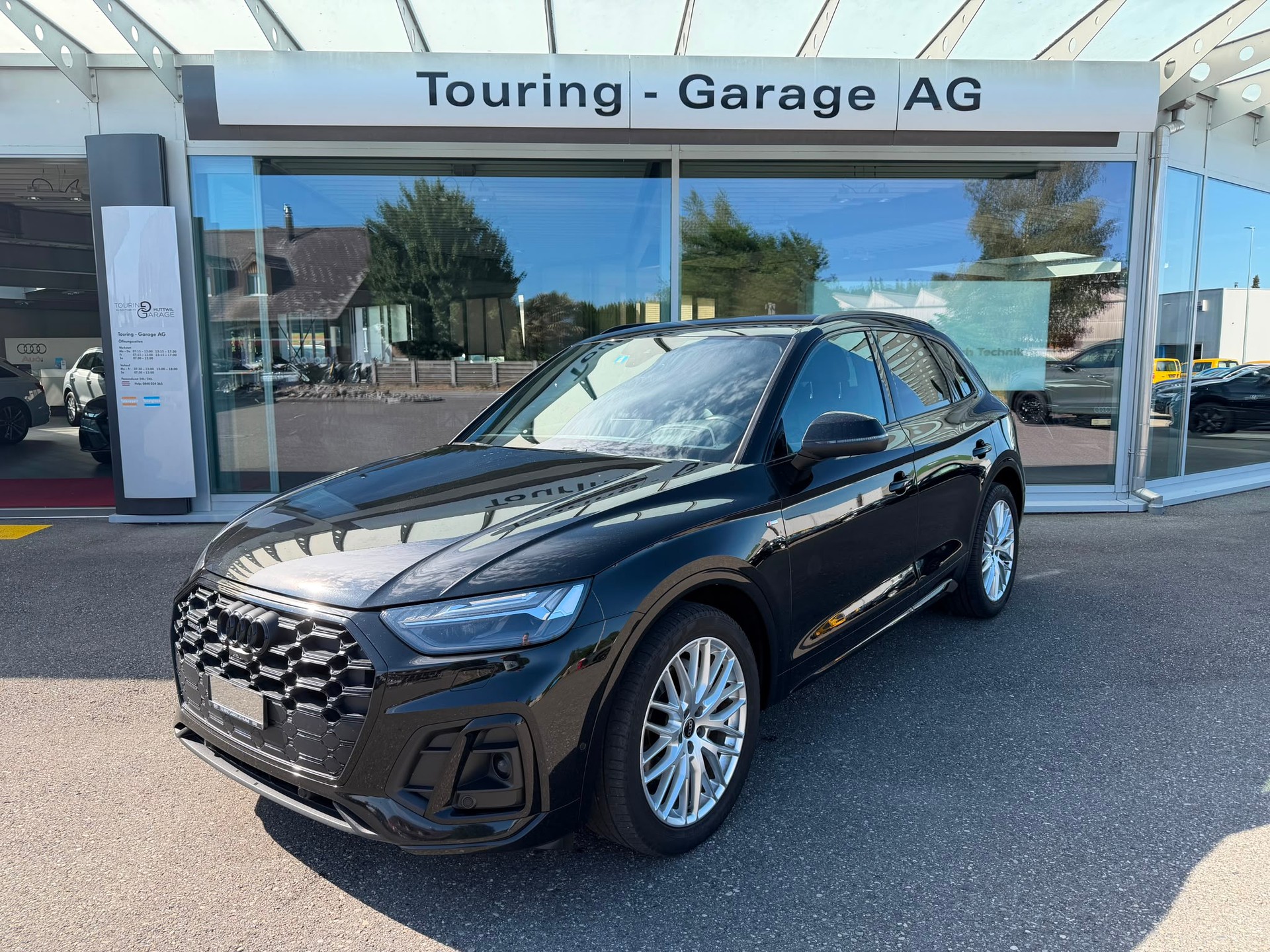 AUDI Q5 40 TDI Black Edition quattro S-tronic-image-0
