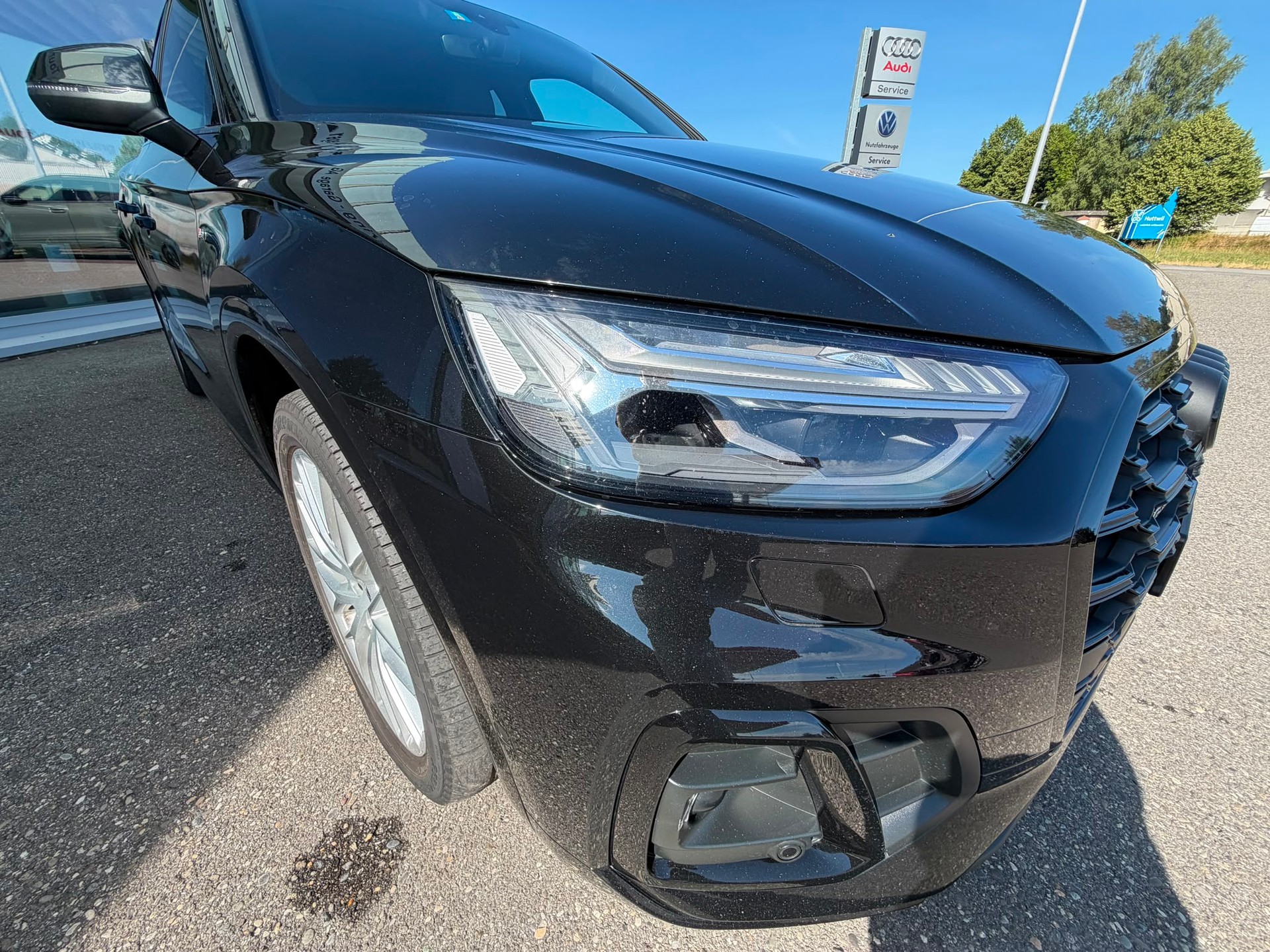 AUDI Q5 40 TDI Black Edition quattro S-tronic-image-8