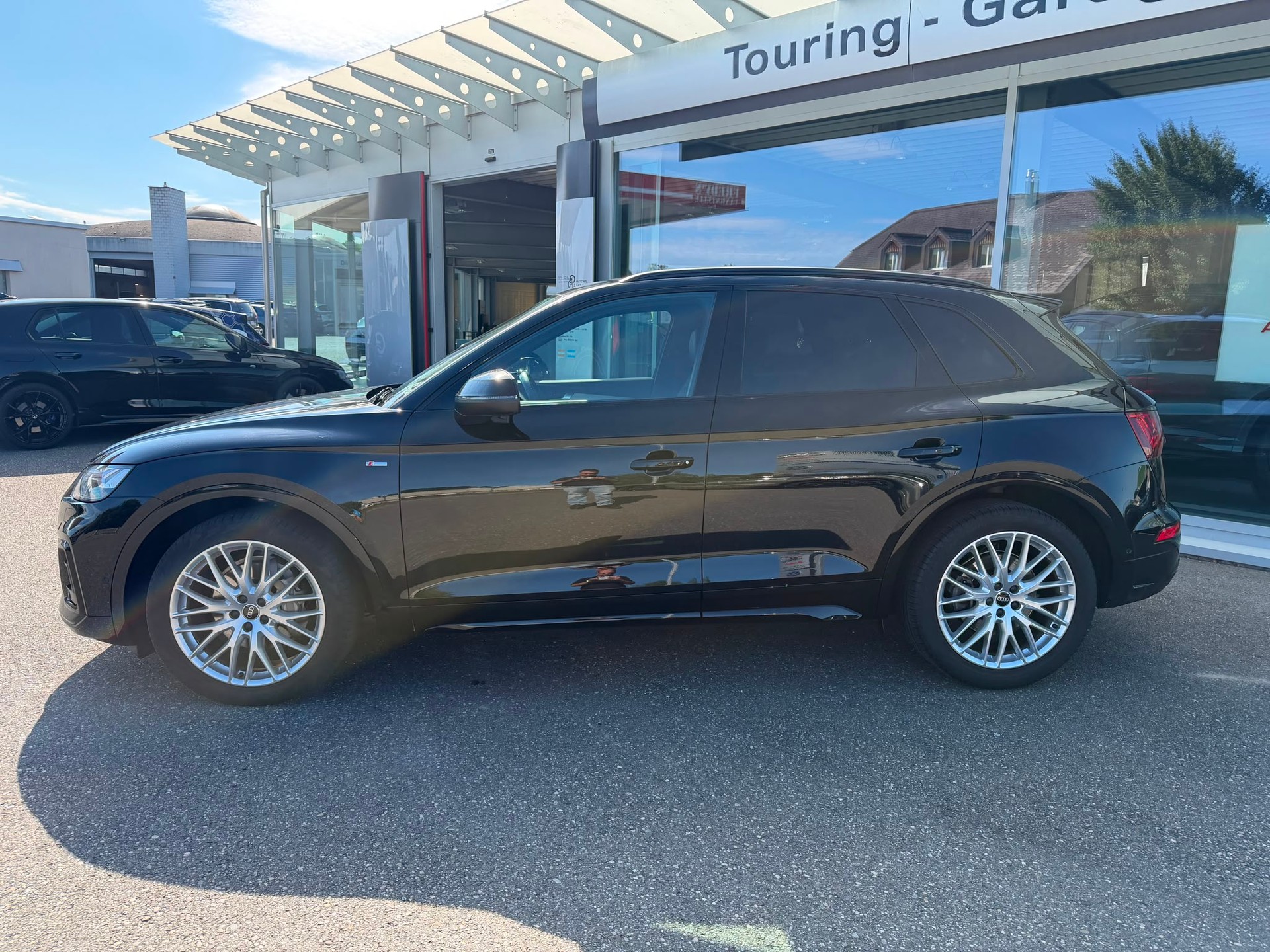 AUDI Q5 40 TDI Black Edition quattro S-tronic-image-1