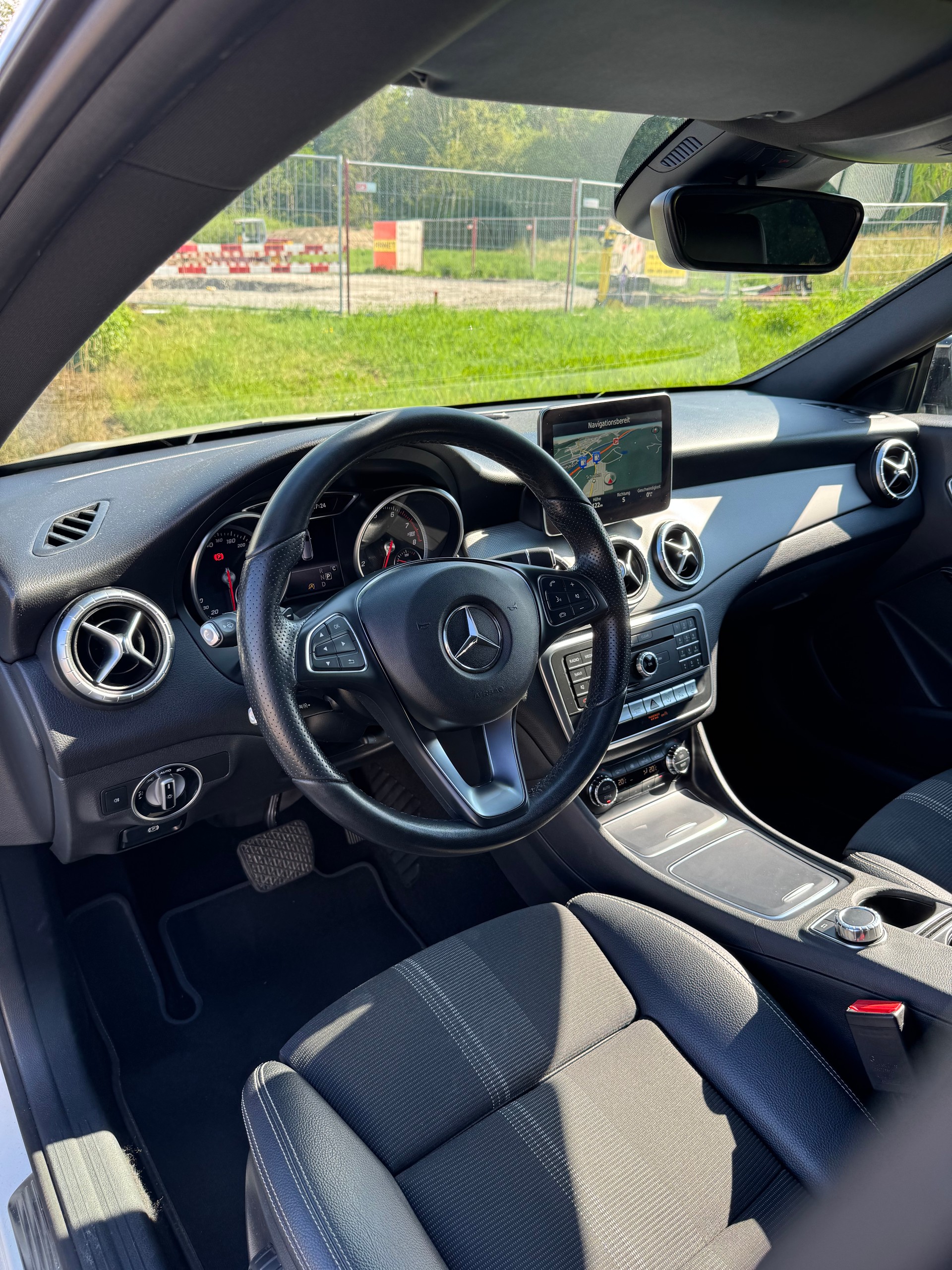 MERCEDES-BENZ CLA Shooting Brake 200 Night Star 7G-DCT / ab MFK bei Verkauf-image-6