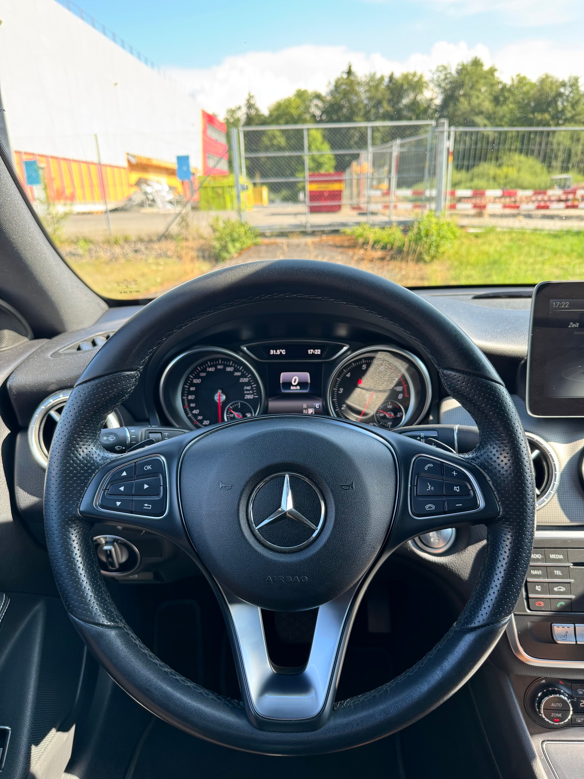 MERCEDES-BENZ CLA Shooting Brake 200 Night Star 7G-DCT / ab MFK bei Verkauf-image-8