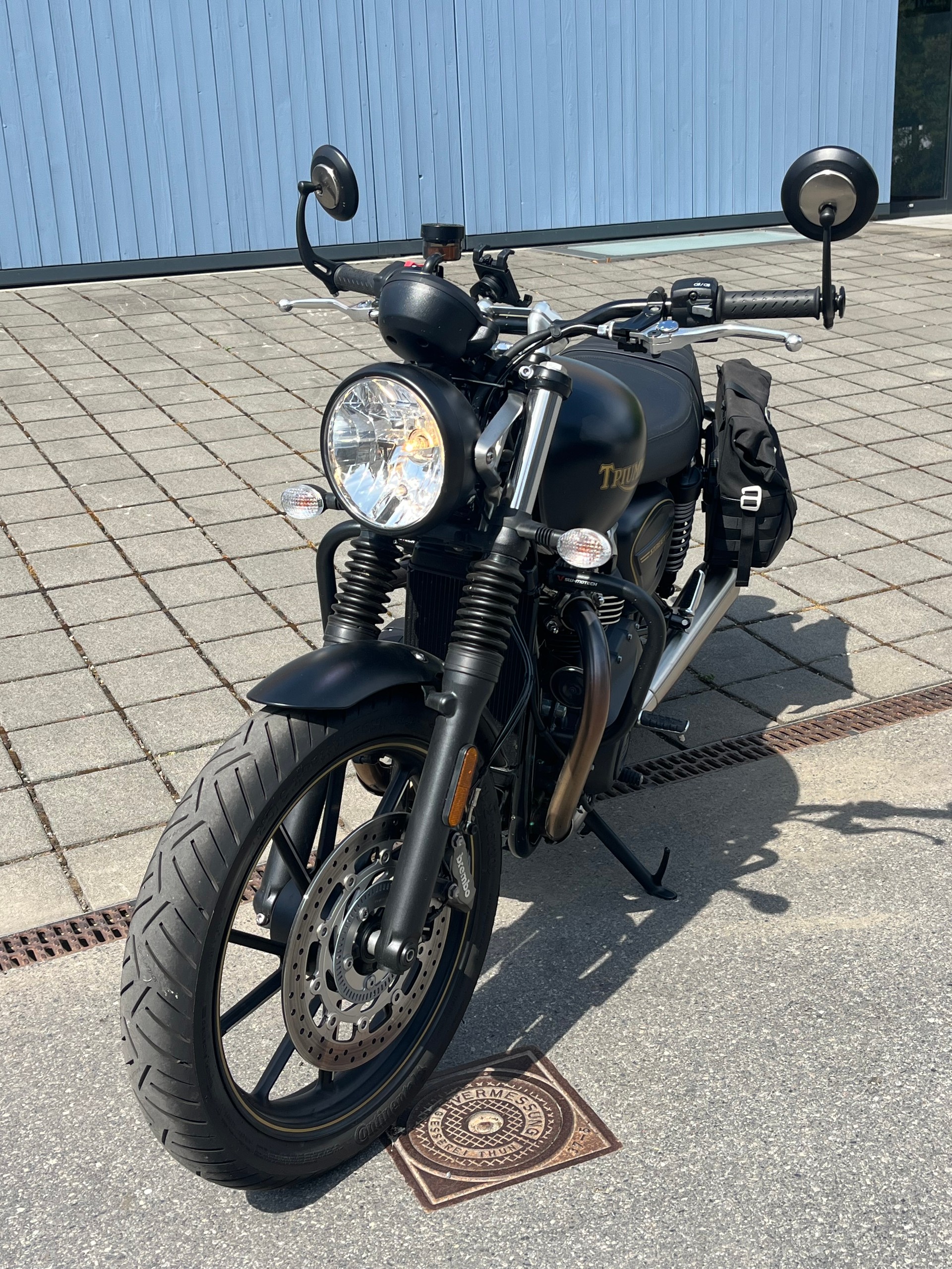 TRIUMPH Street Twin 900 Gold Line (35kW)-image-4
