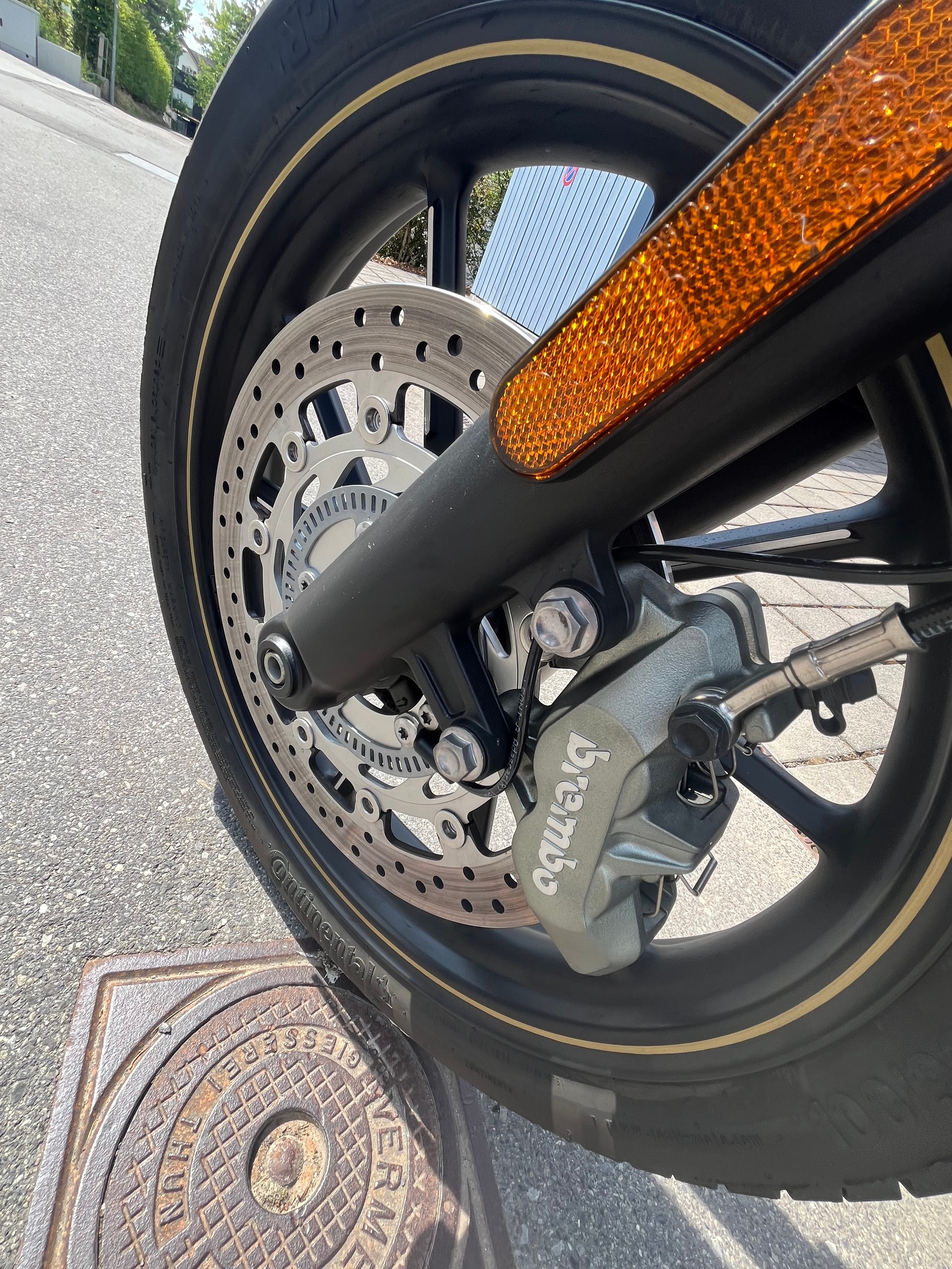 TRIUMPH Street Twin 900 Gold Line (35kW)-image-9