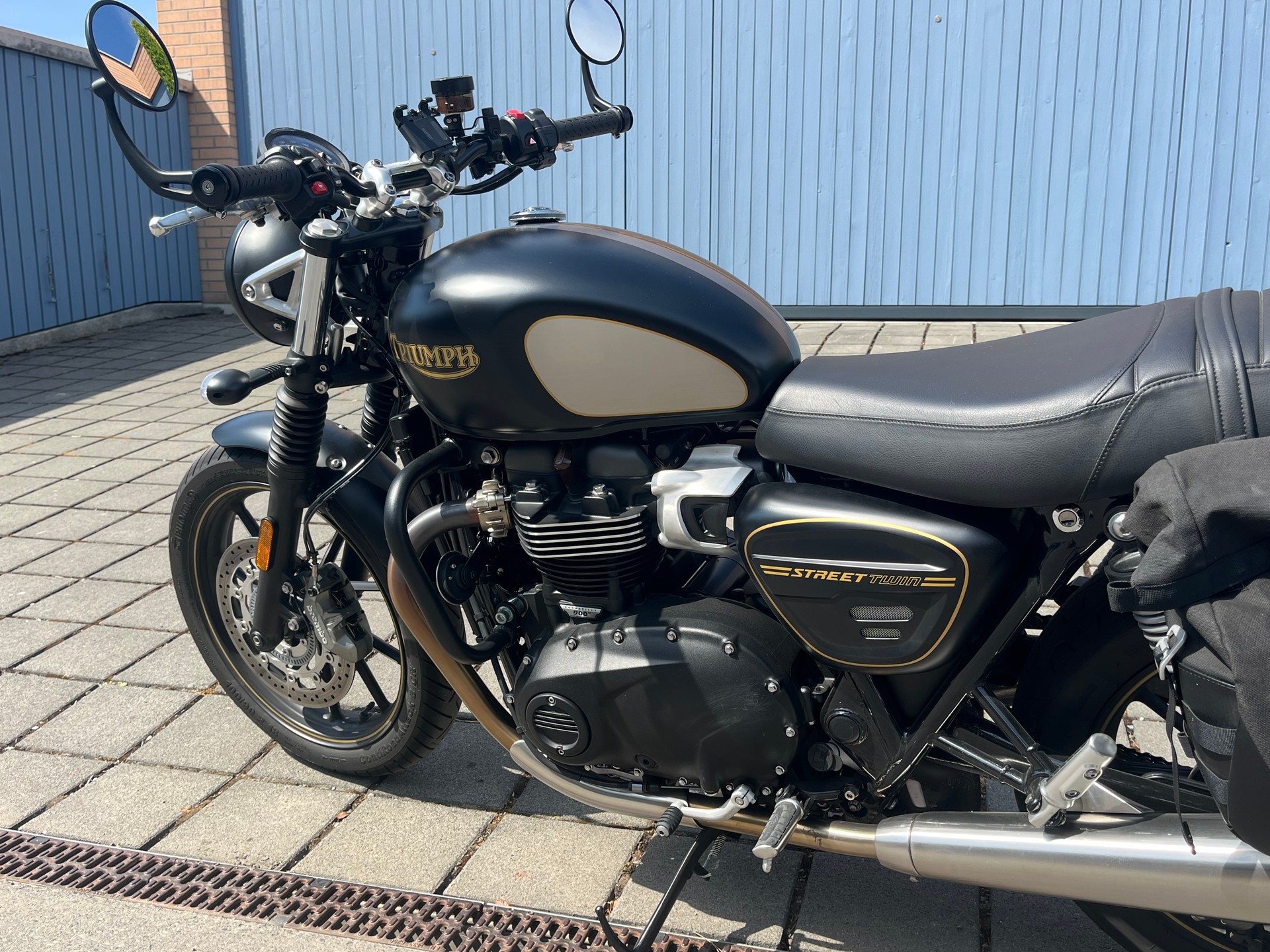 TRIUMPH Street Twin 900 Gold Line (35kW)-image-10