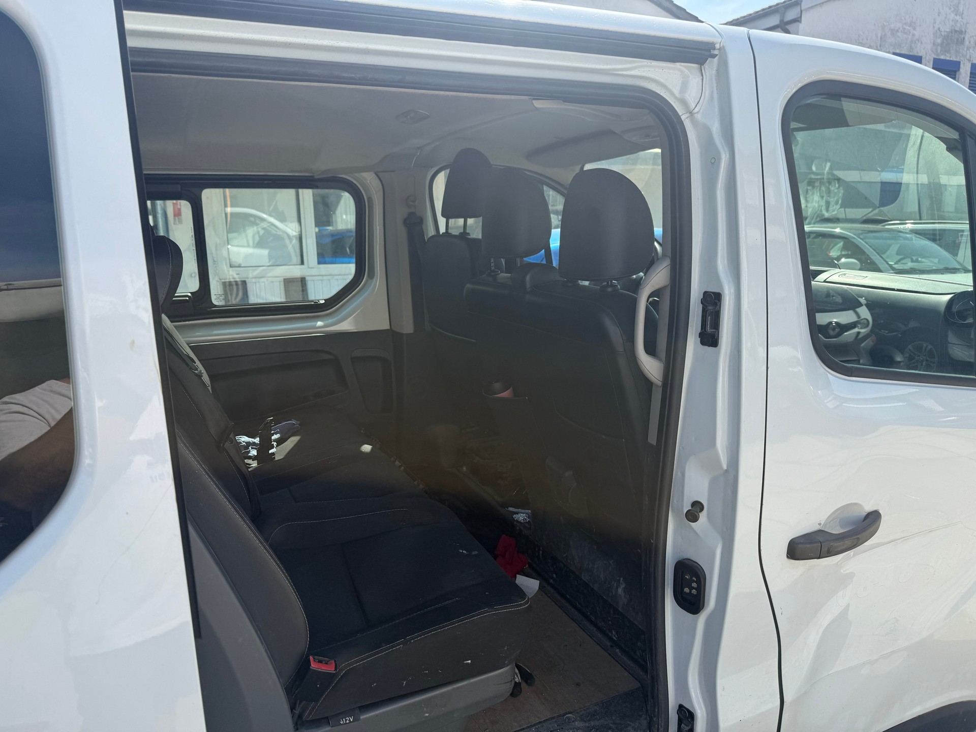 NISSAN NV300 dCi 120 2.9 L2H1 Comfort-image-8