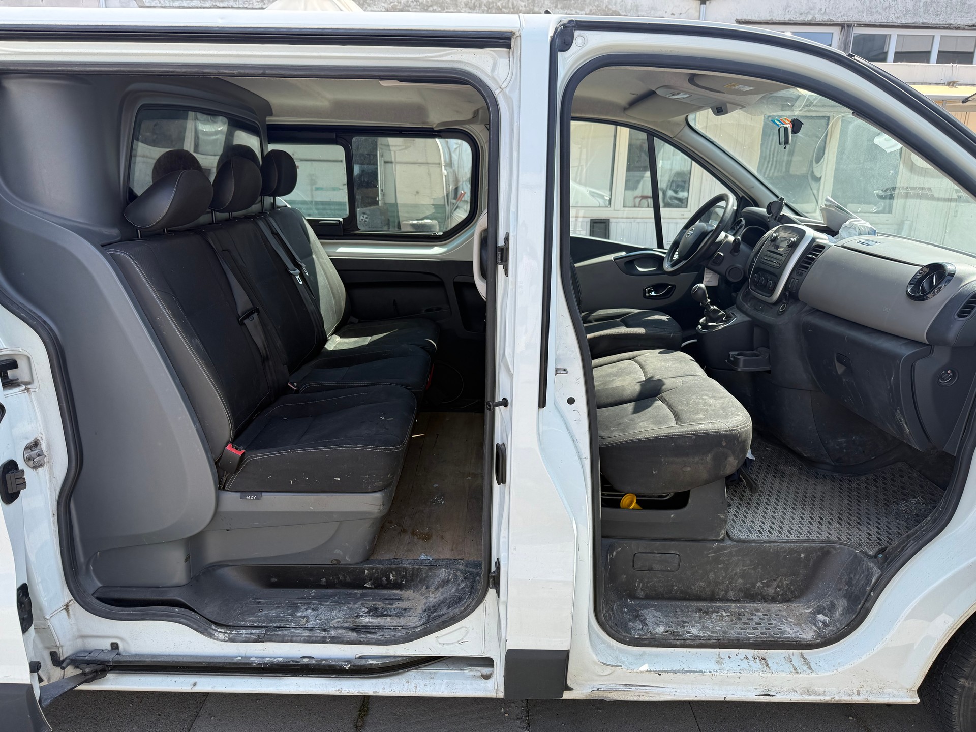 NISSAN NV300 dCi 120 2.9 L2H1 Comfort-image-11