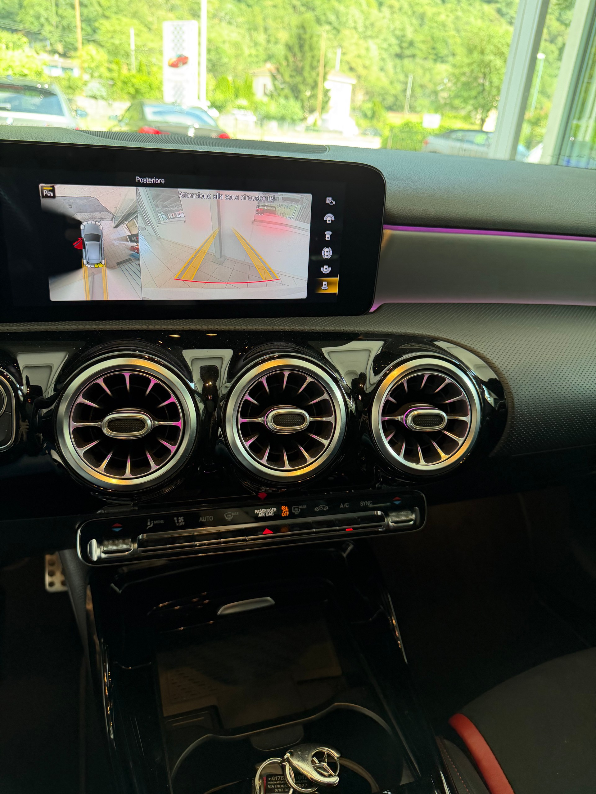 MERCEDES-BENZ A 35 AMG 4Matic Speedshift-image-12