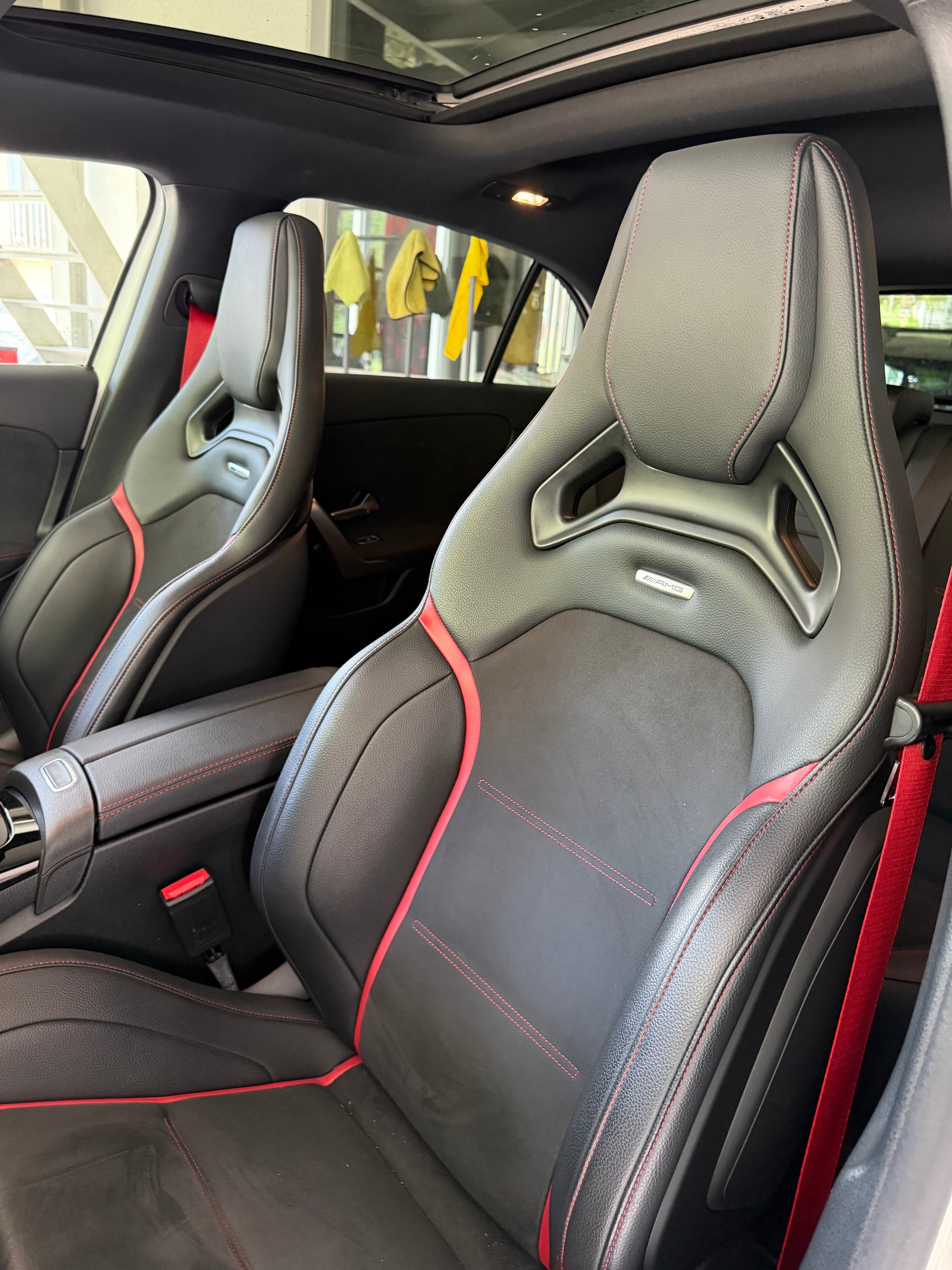 MERCEDES-BENZ A 35 AMG 4Matic Speedshift-image-10