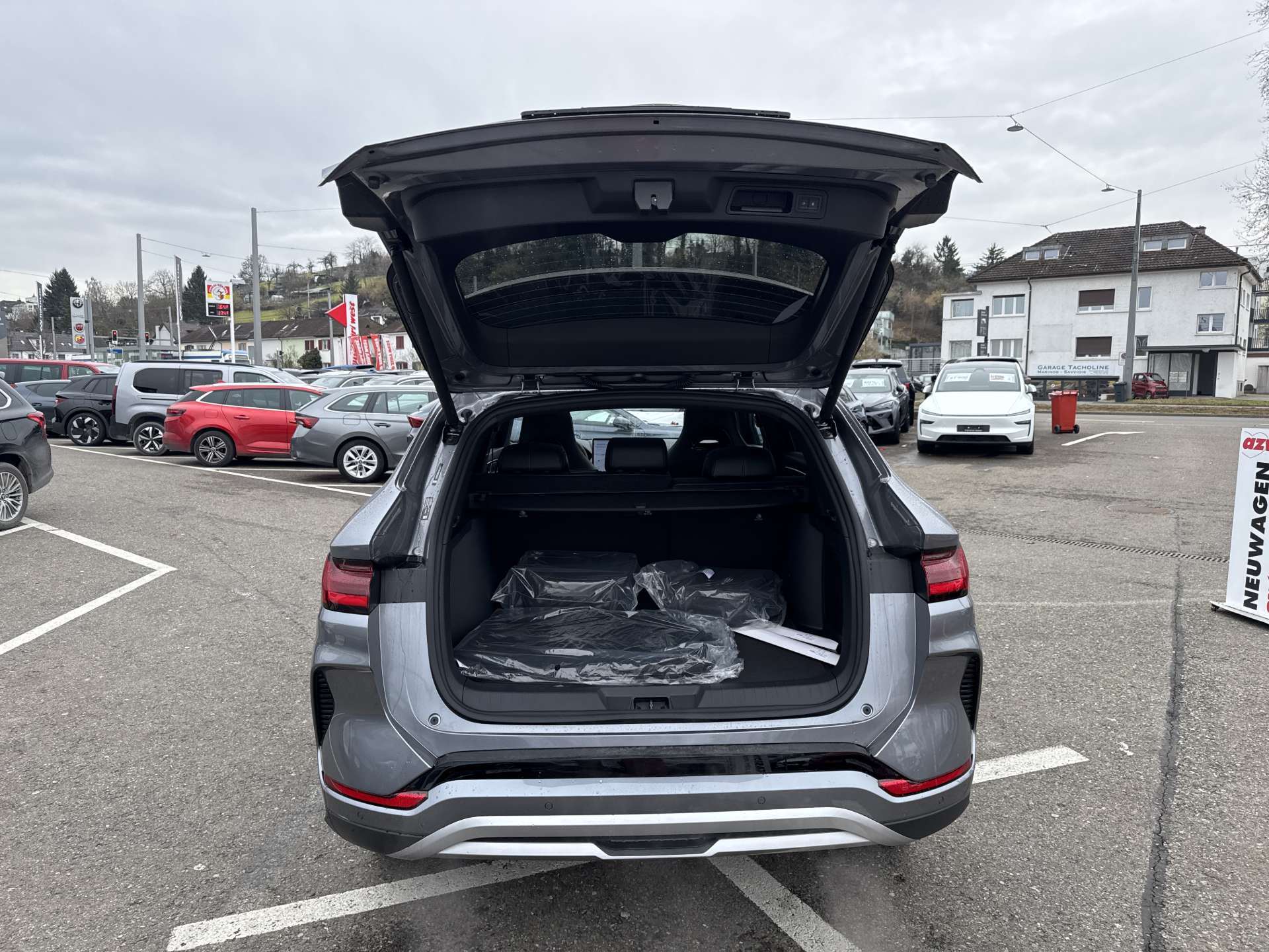 BYD Seal U DM-i PHEV Design AWD 324PS Automat-image-6