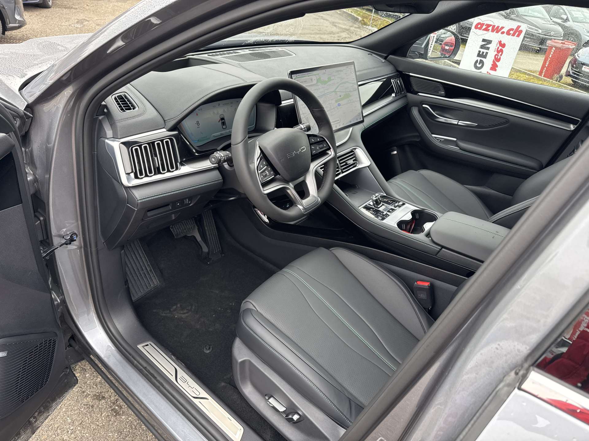 BYD Seal U DM-i PHEV Design AWD 324PS Automat-image-4