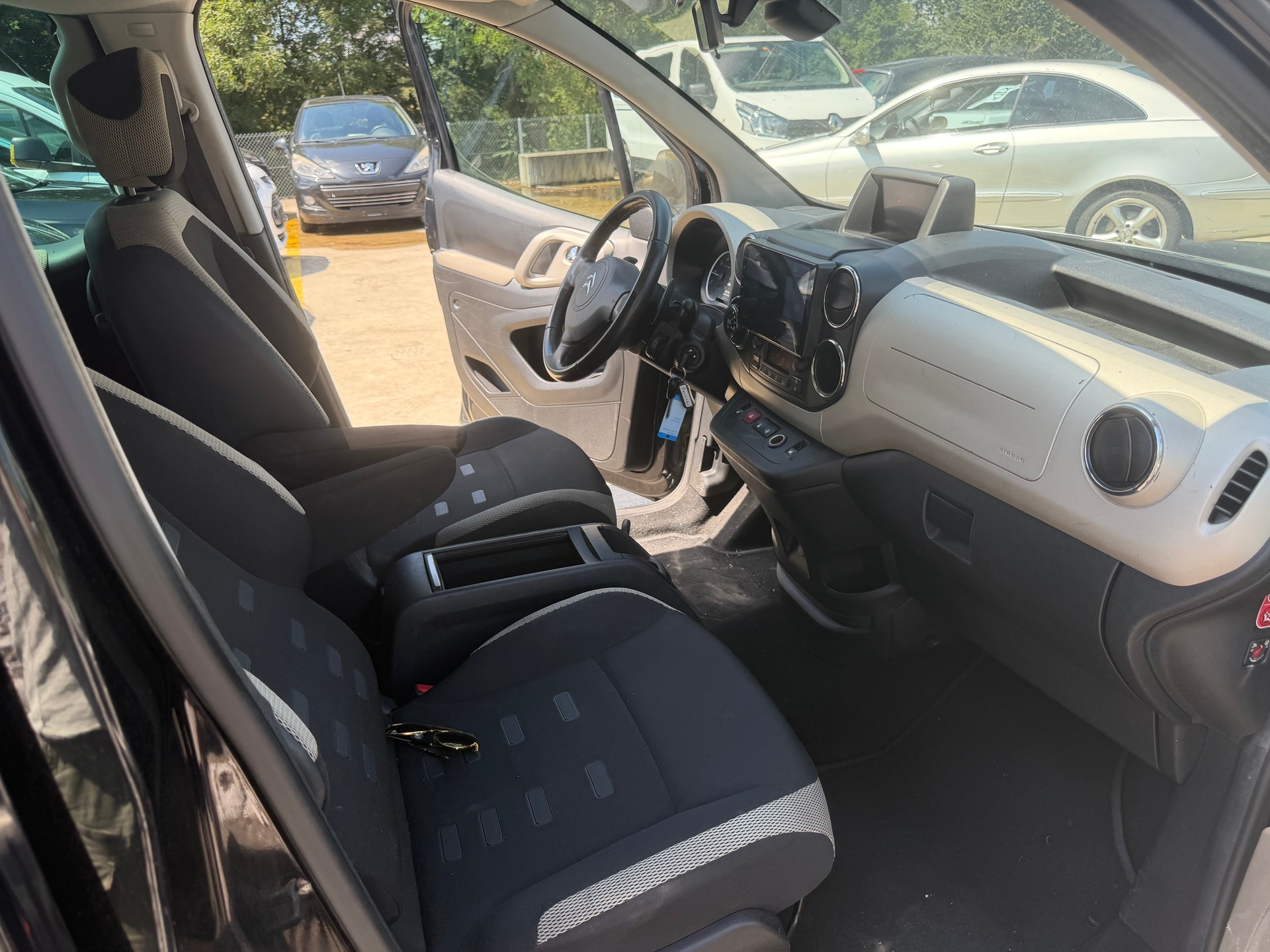 CITROEN Berlingo 1.6 e-HDi Séduction EGS6-image-5