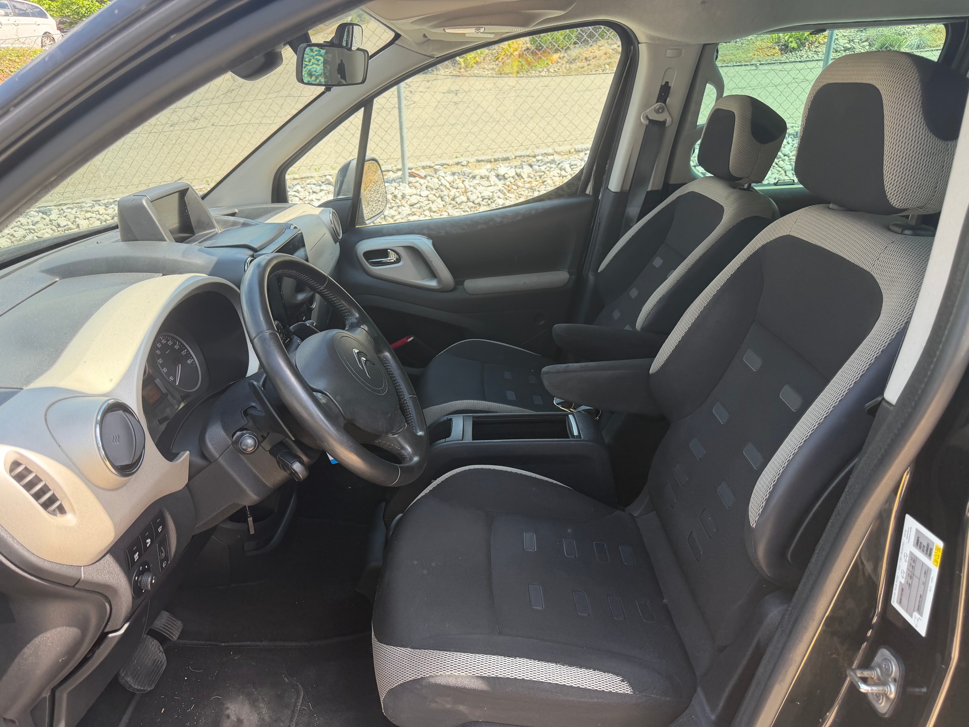 CITROEN Berlingo 1.6 e-HDi Séduction EGS6-image-6
