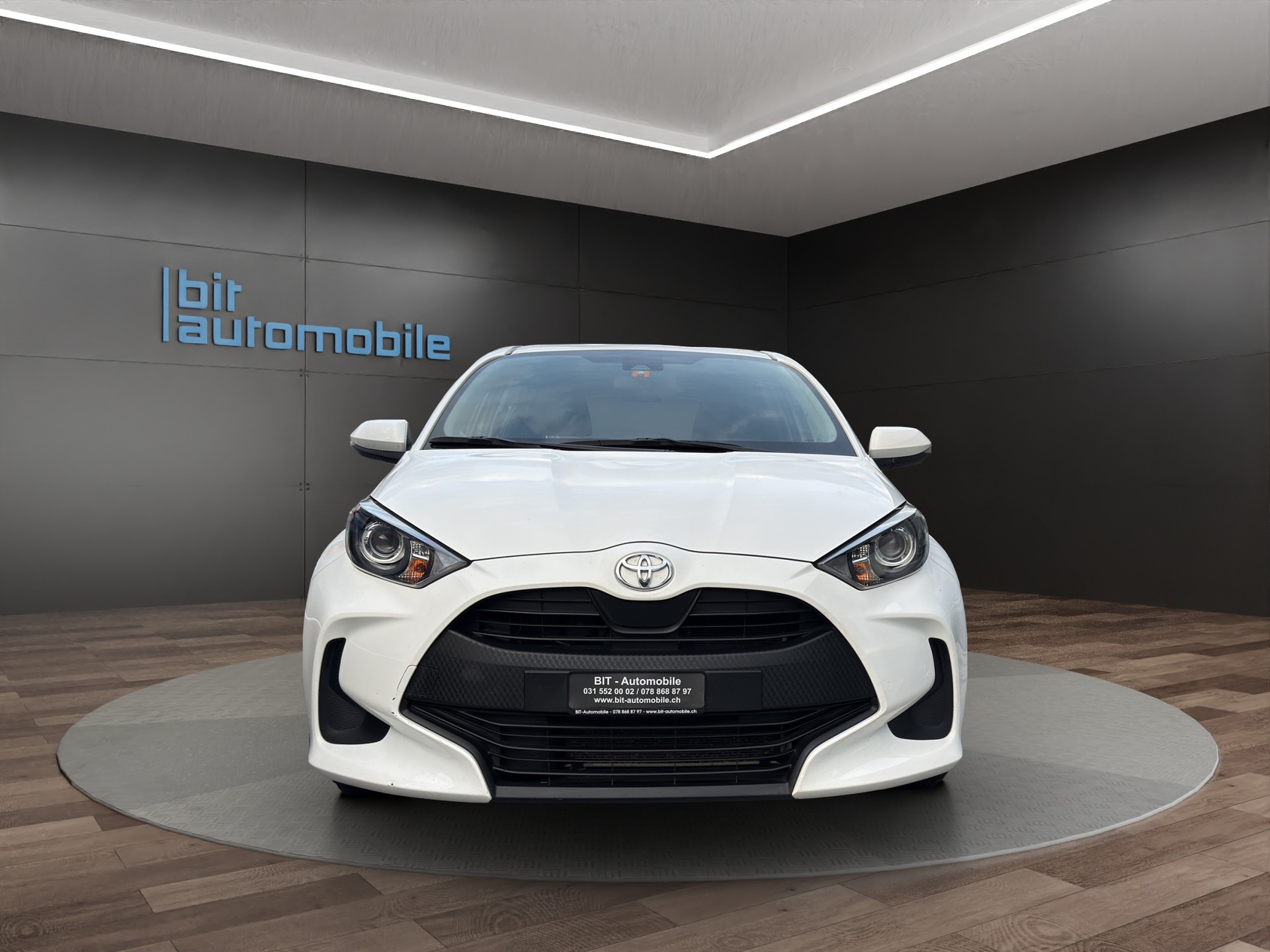 TOYOTA Yaris 1.0 Active-image-1