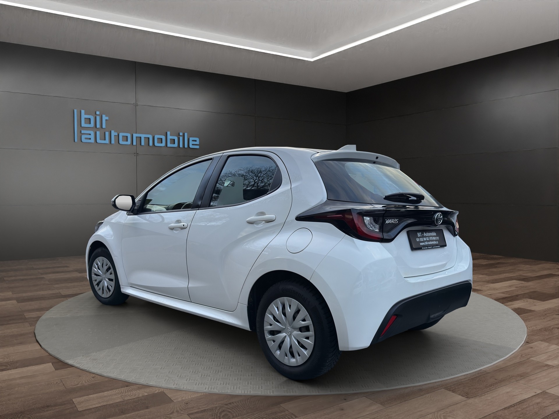 TOYOTA Yaris 1.0 Active-image-3