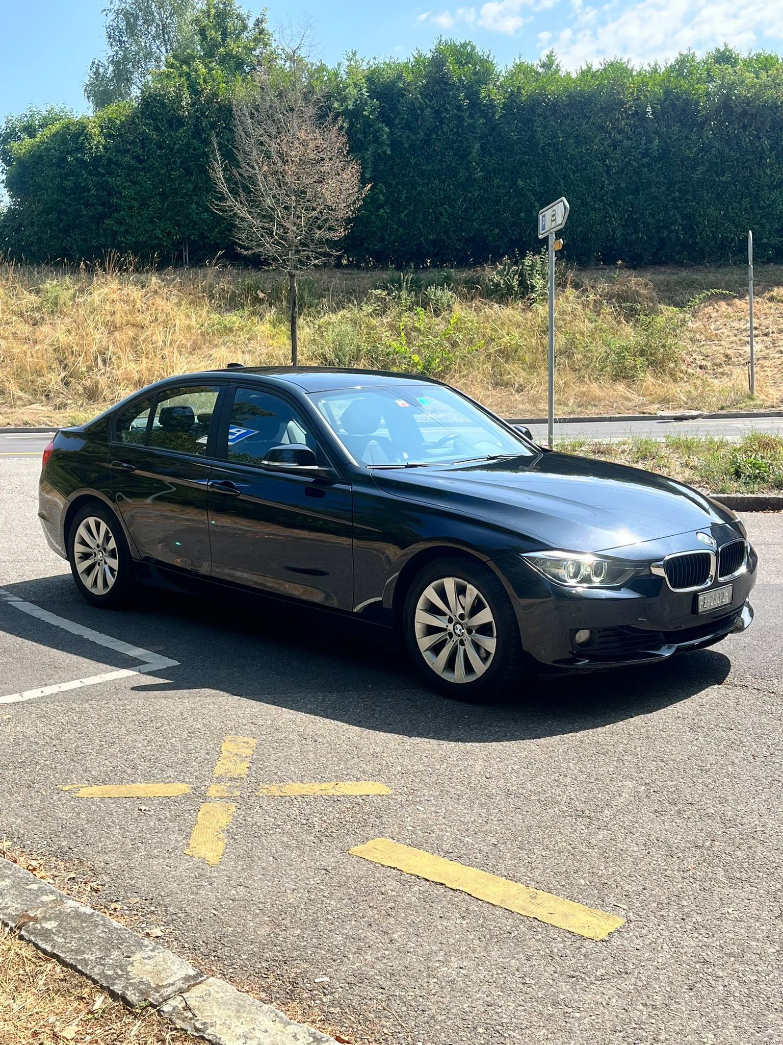 BMW 320i xDrive-image-5