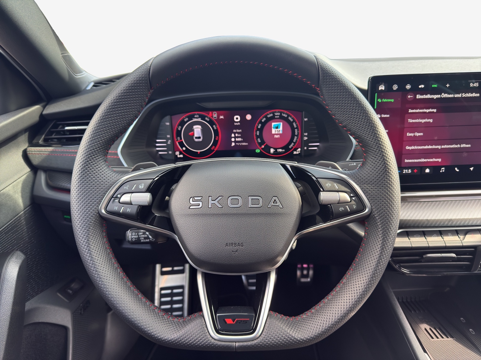 SKODA Octavia Combi 2.0 TSI DSG RS 30 Years Edition-image-9