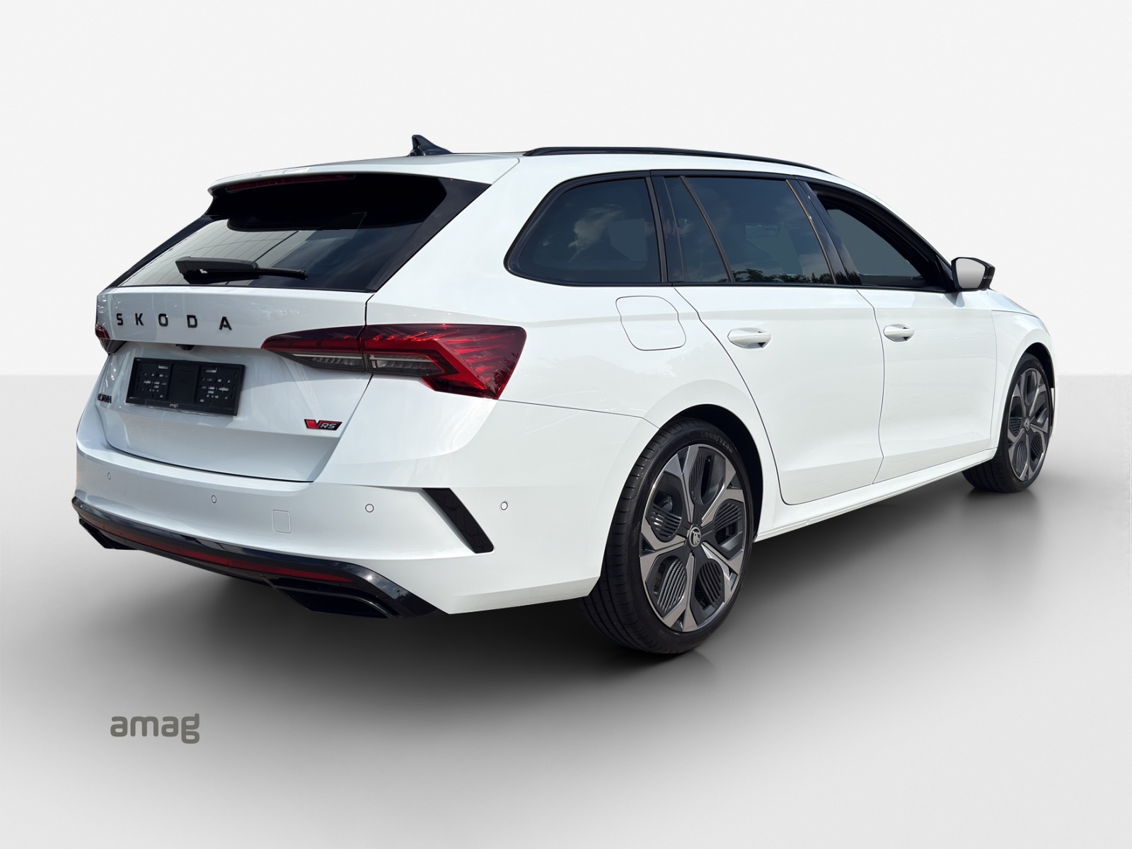 SKODA Octavia Combi 2.0 TSI DSG RS 30 Years Edition-image-4