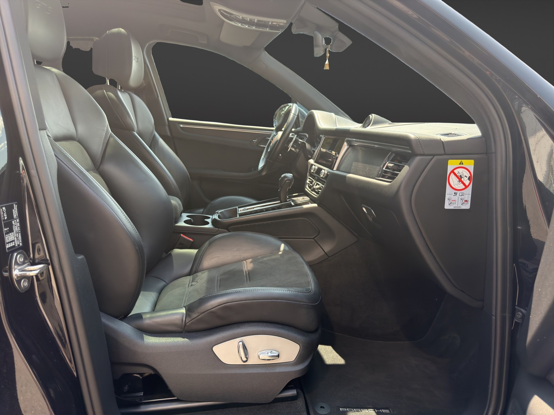 PORSCHE Macan GTS PDK / FACELIFT / Porsche Approved-image-11
