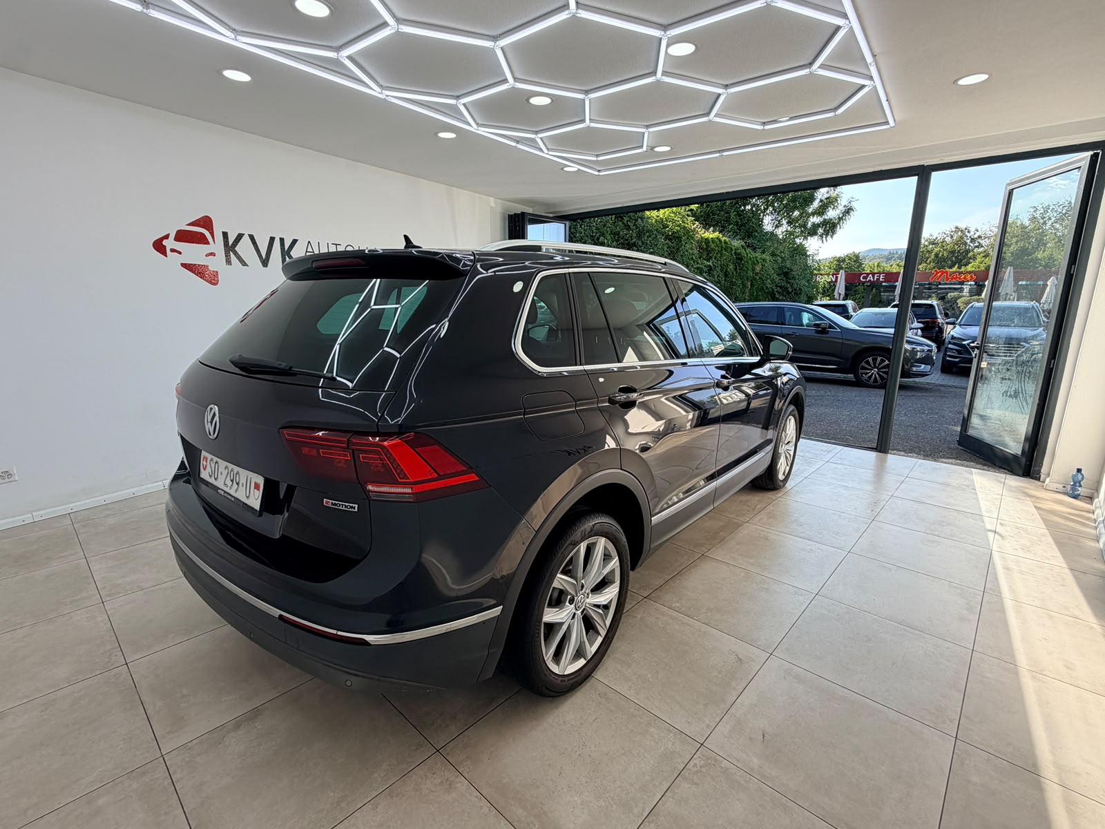 VW Tiguan 2.0TSI Highline 4Motion DSG-image-5