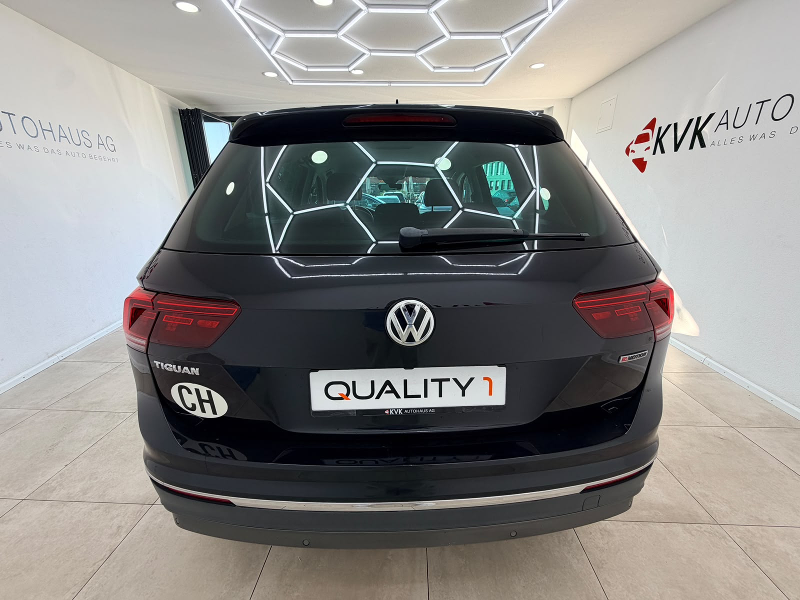 VW Tiguan 2.0TSI Highline 4Motion DSG-image-6