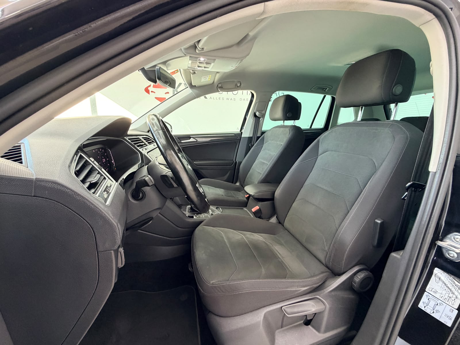 VW Tiguan 2.0TSI Highline 4Motion DSG-image-17