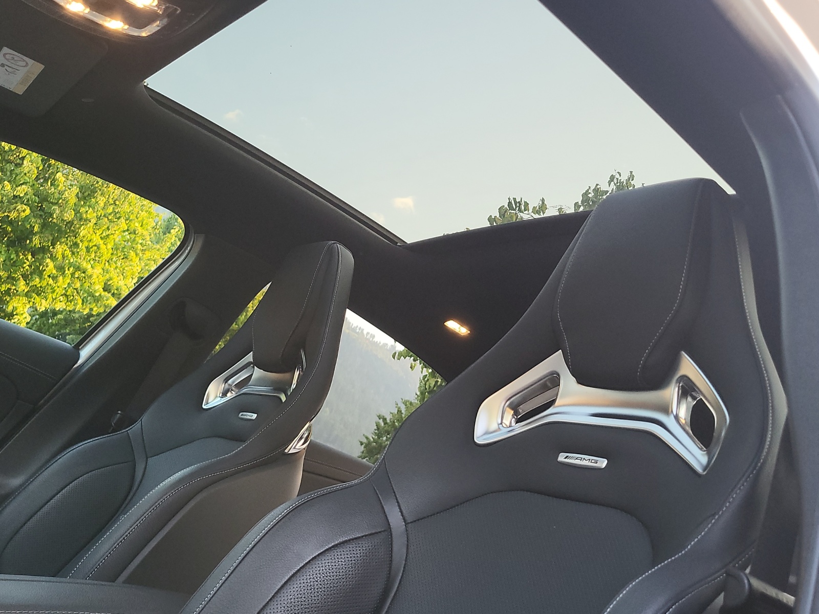MERCEDES-BENZ A 45 S AMG 4matic+-image-17