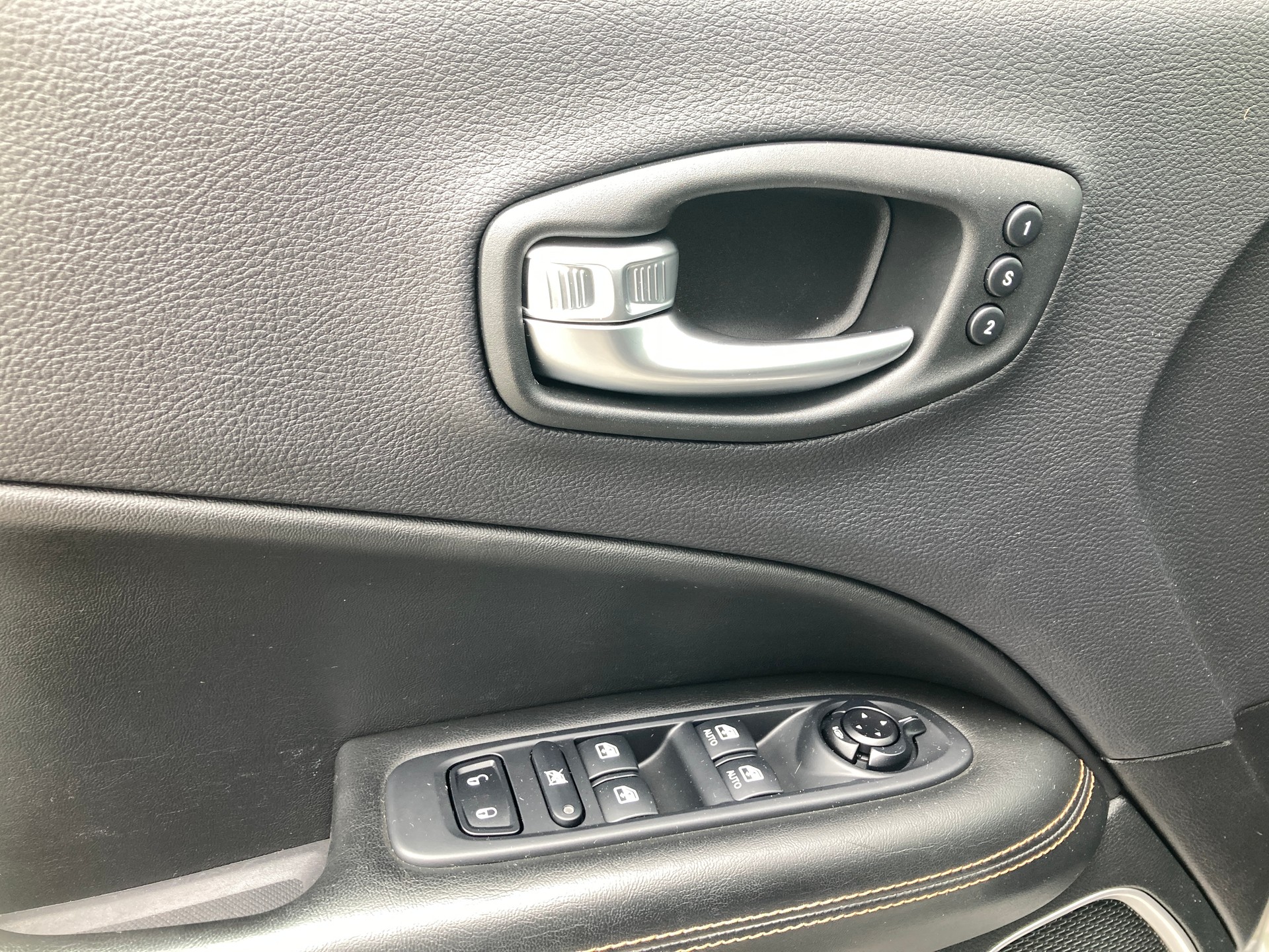 JEEP Compass 1.4 Turbo Limited AWD 9ATX-image-12