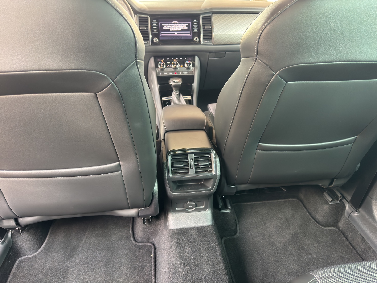 SKODA Kodiaq 2.0 TDI CR Style 4x4 DSG-image-10