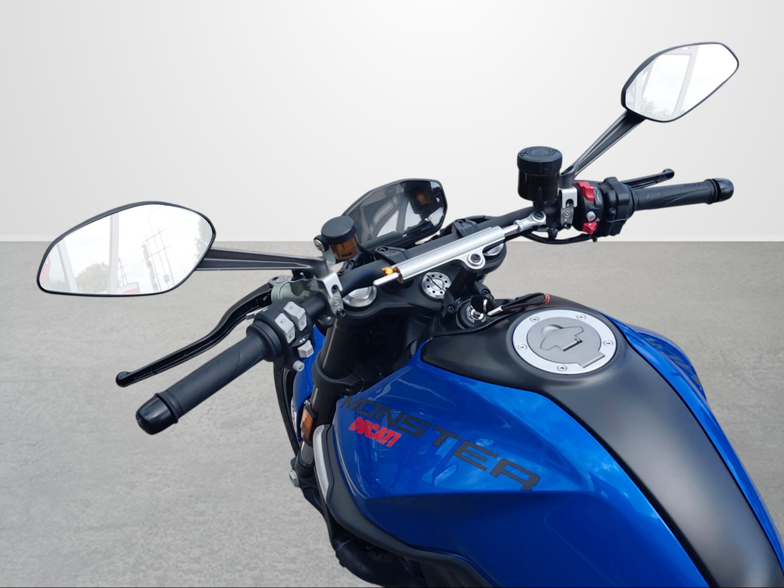 DUCATI Monster + 937 35 KW-showroom-element-3