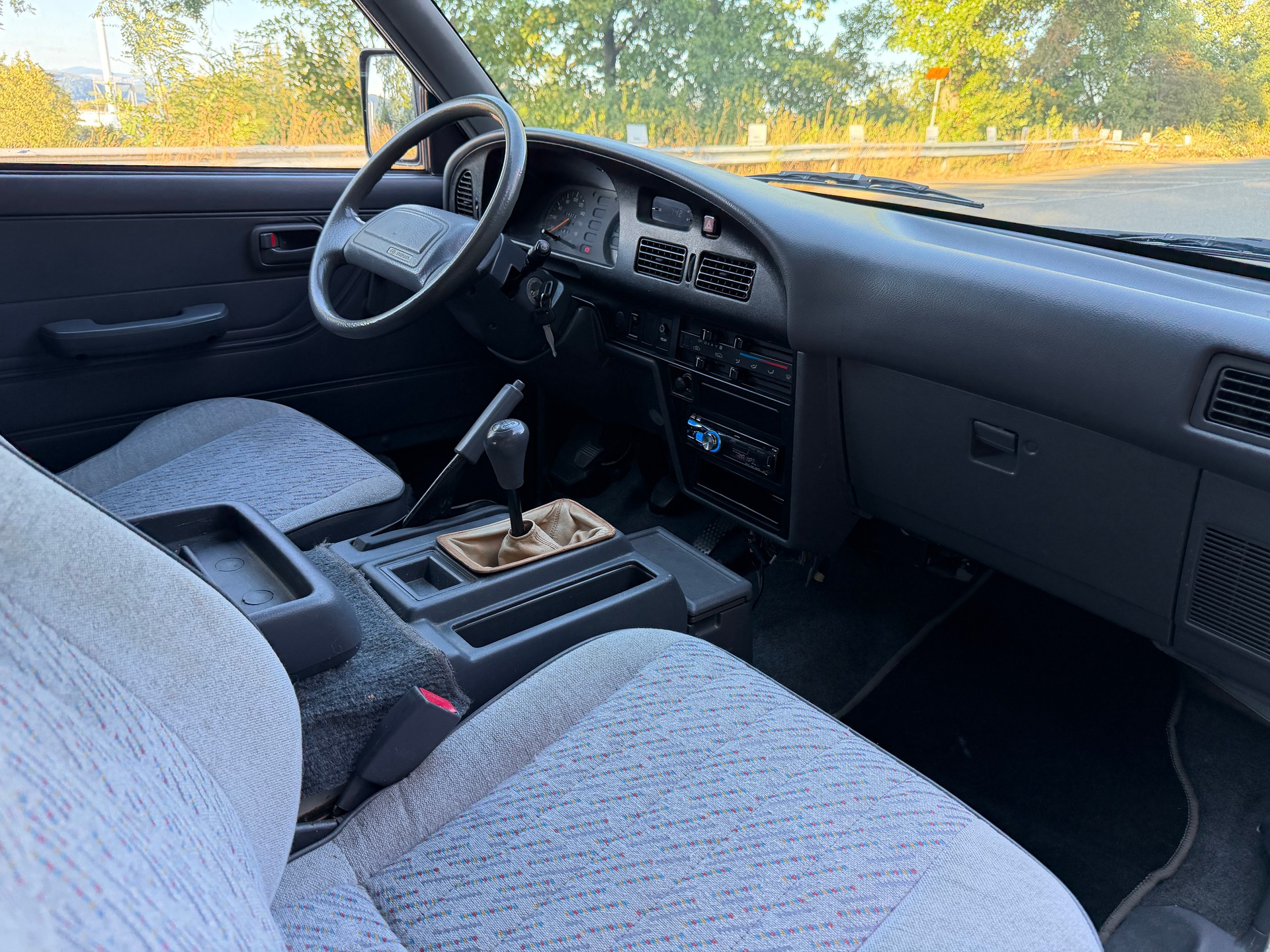 TOYOTA YR 22 LG-MDSEW Wagon-image-1