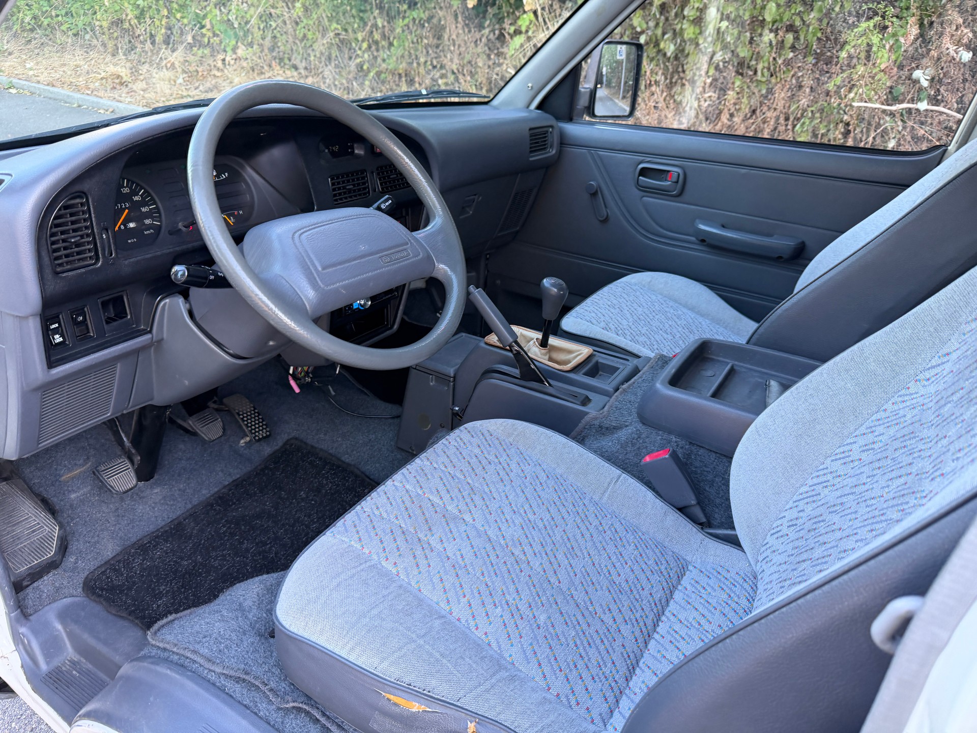 TOYOTA YR 22 LG-MDSEW Wagon-image-17