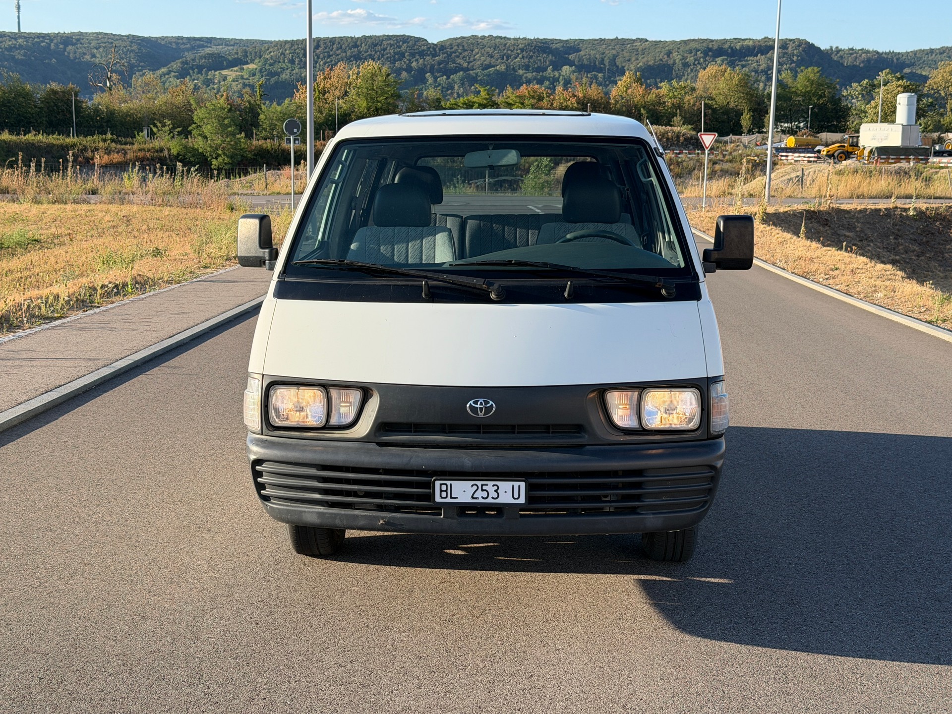 TOYOTA YR 22 LG-MDSEW Wagon-image-3