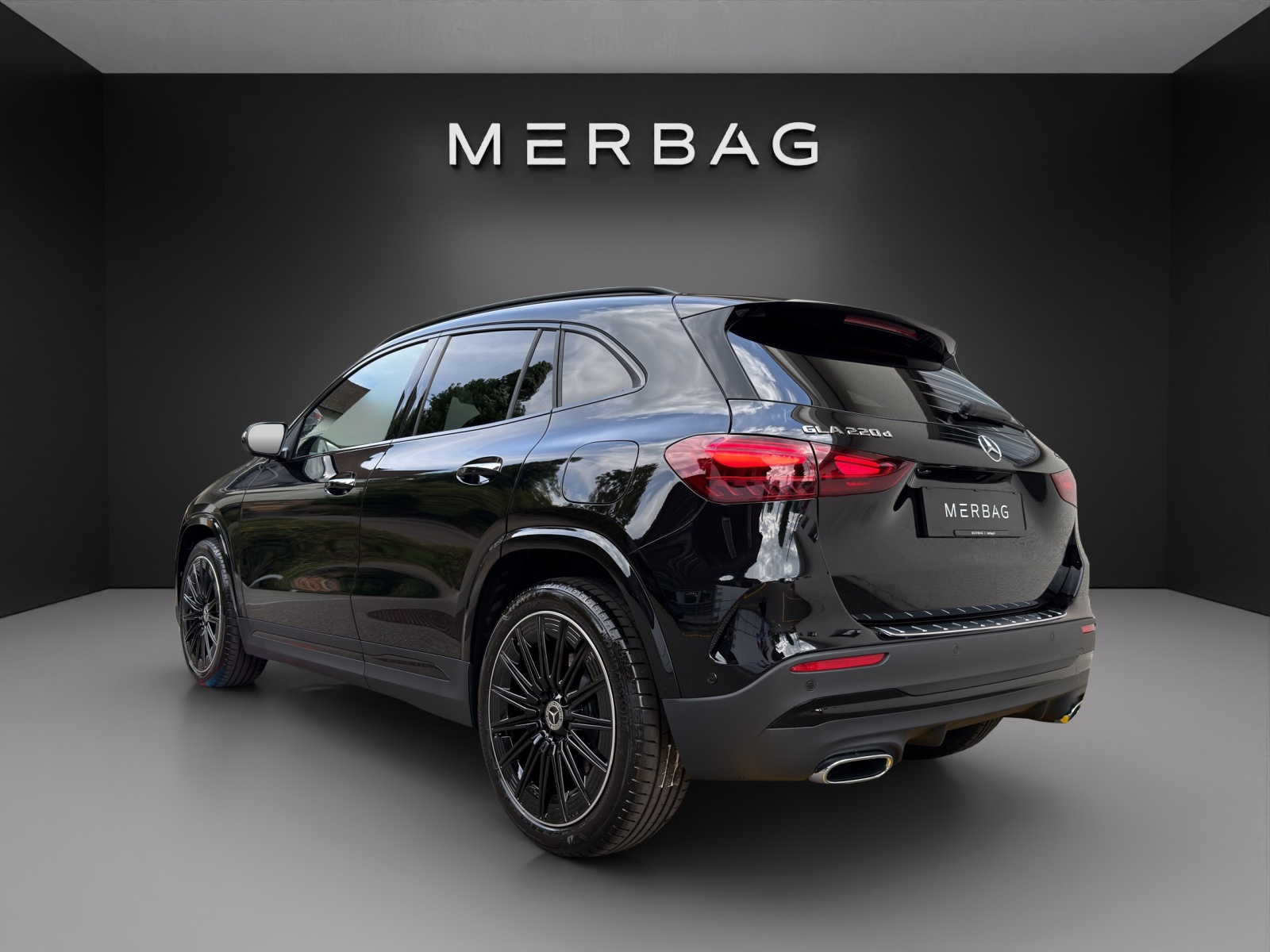 MERCEDES-BENZ GLA 220d 4Matic 8G-DCT-image-4