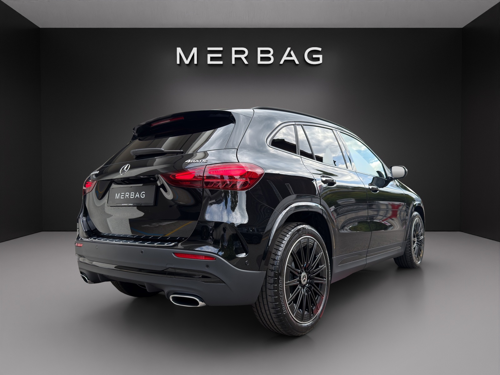 MERCEDES-BENZ GLA 220d 4Matic 8G-DCT-image-2