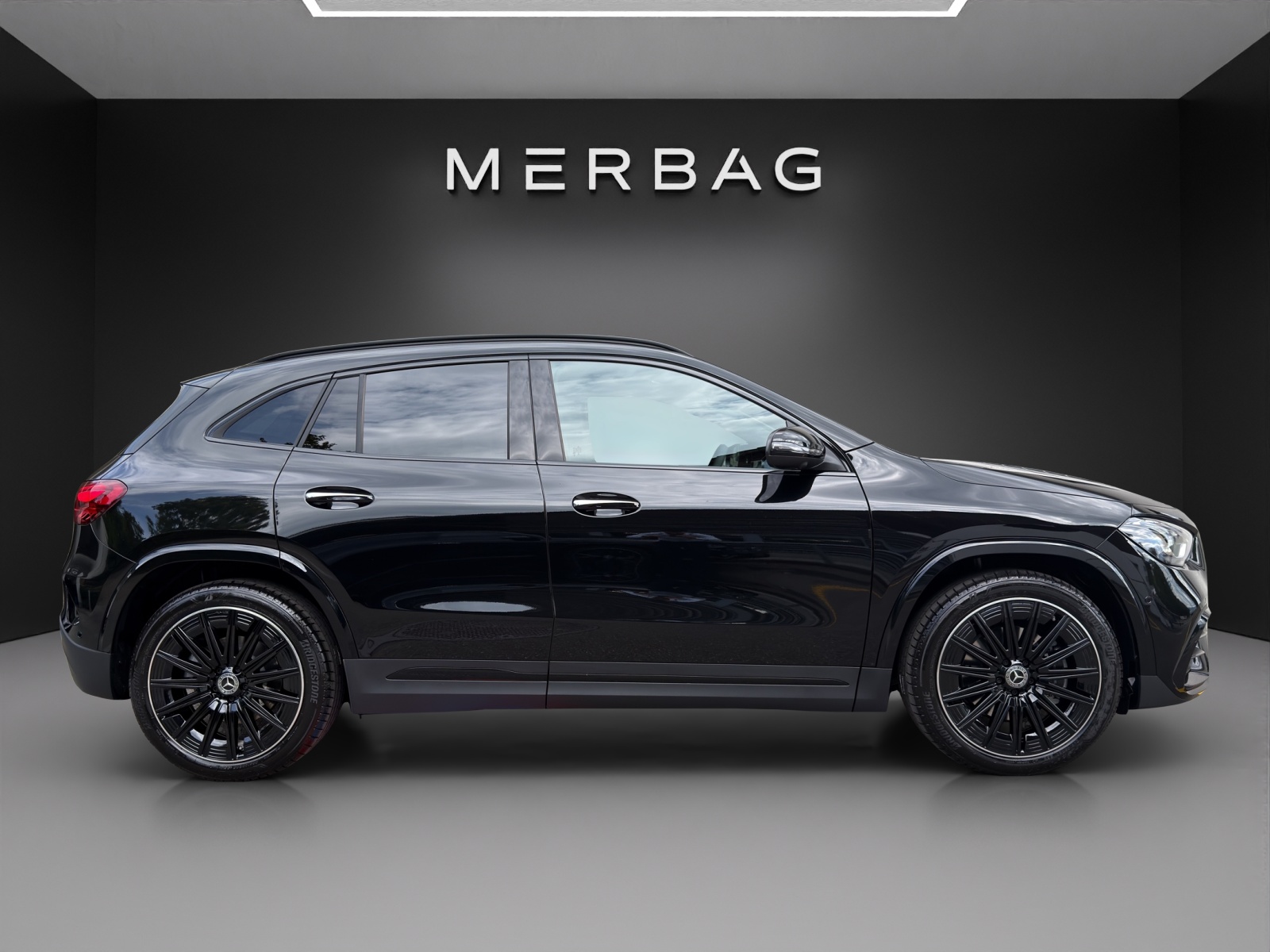 MERCEDES-BENZ GLA 220d 4Matic 8G-DCT-image-1