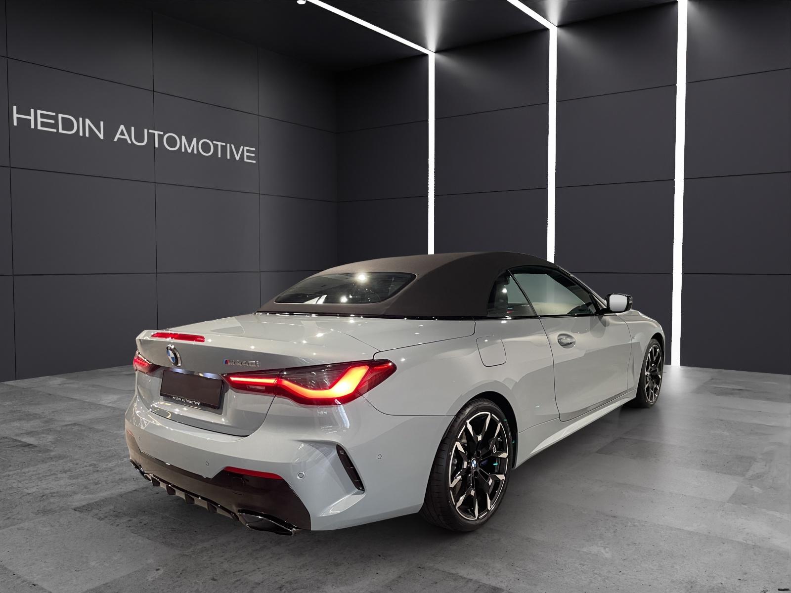 BMW M440i xDrive Cabrio-image-5