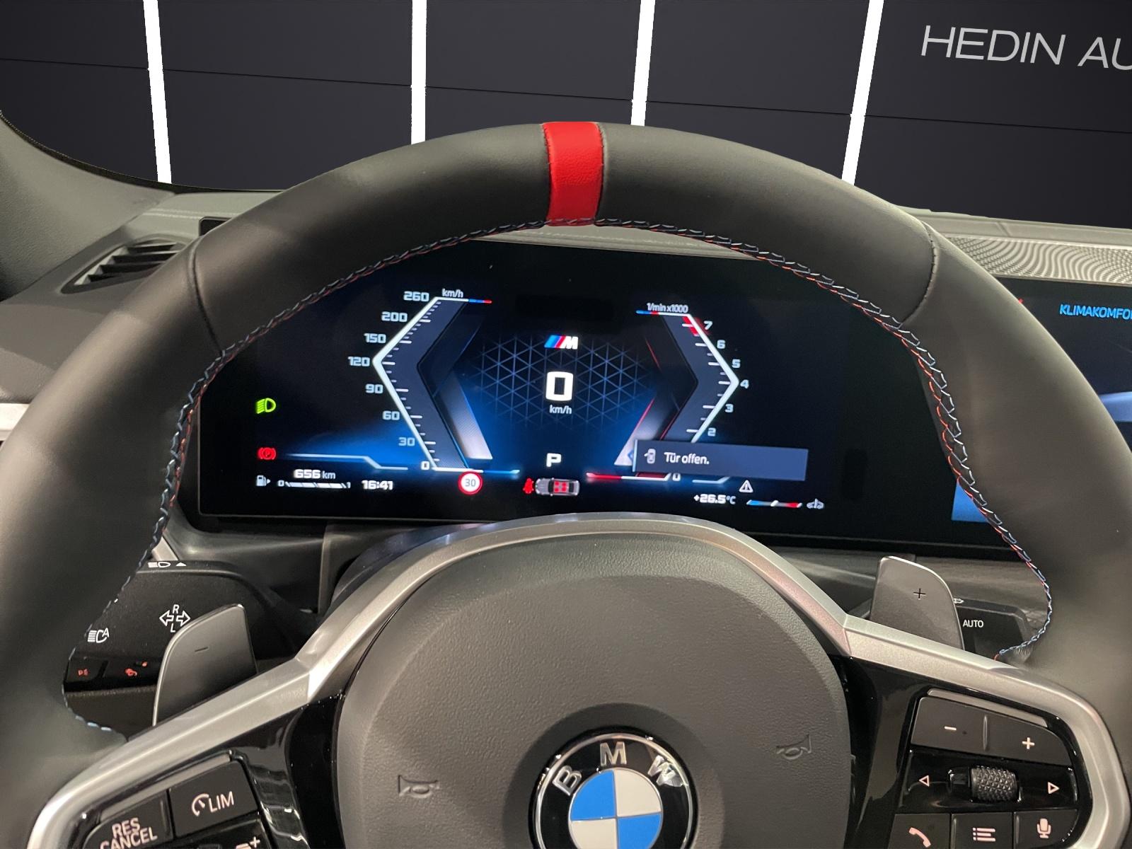BMW M440i xDrive Cabrio-image-10