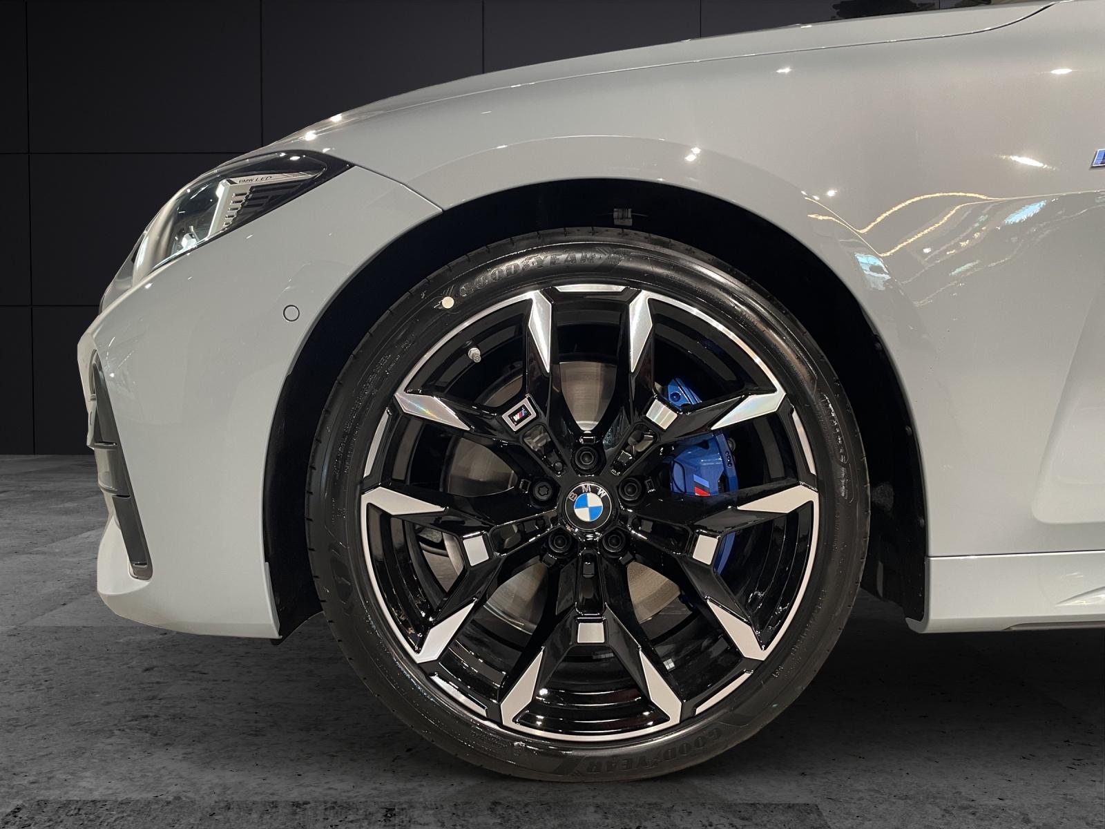 BMW M440i xDrive Cabrio-image-8