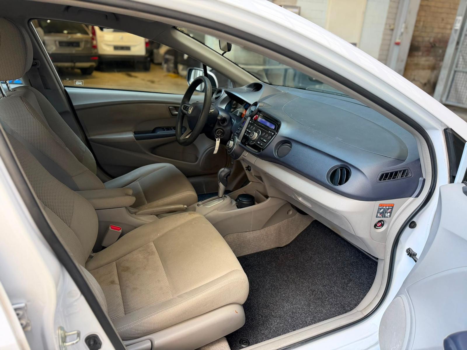HONDA Insight 1.3i Hybrid Comfort CVT-image-9