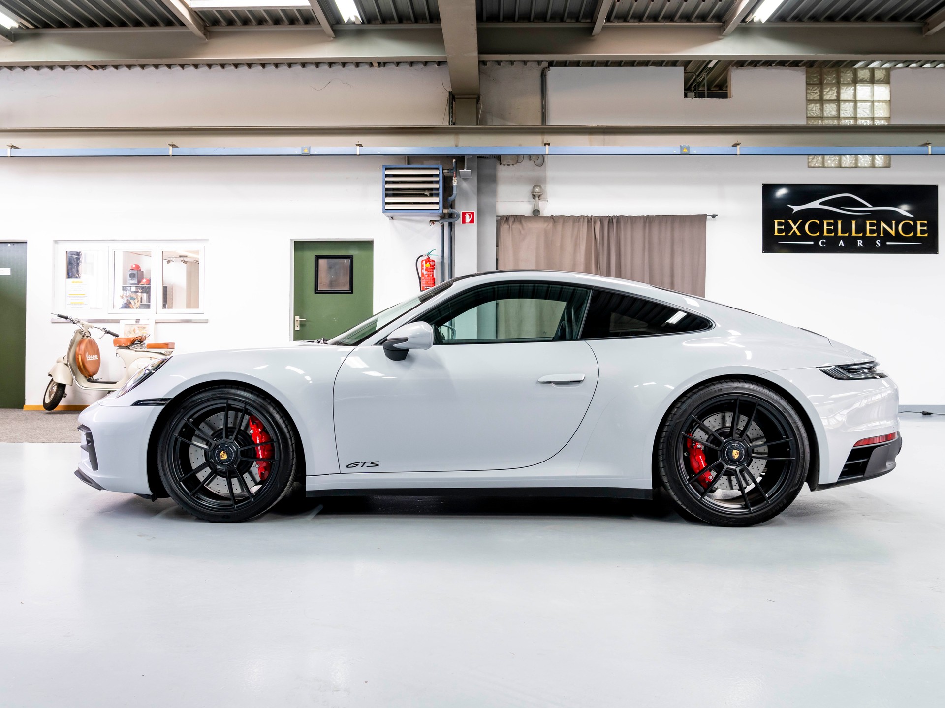 PORSCHE 911 Carrera GTS PDK-image-3