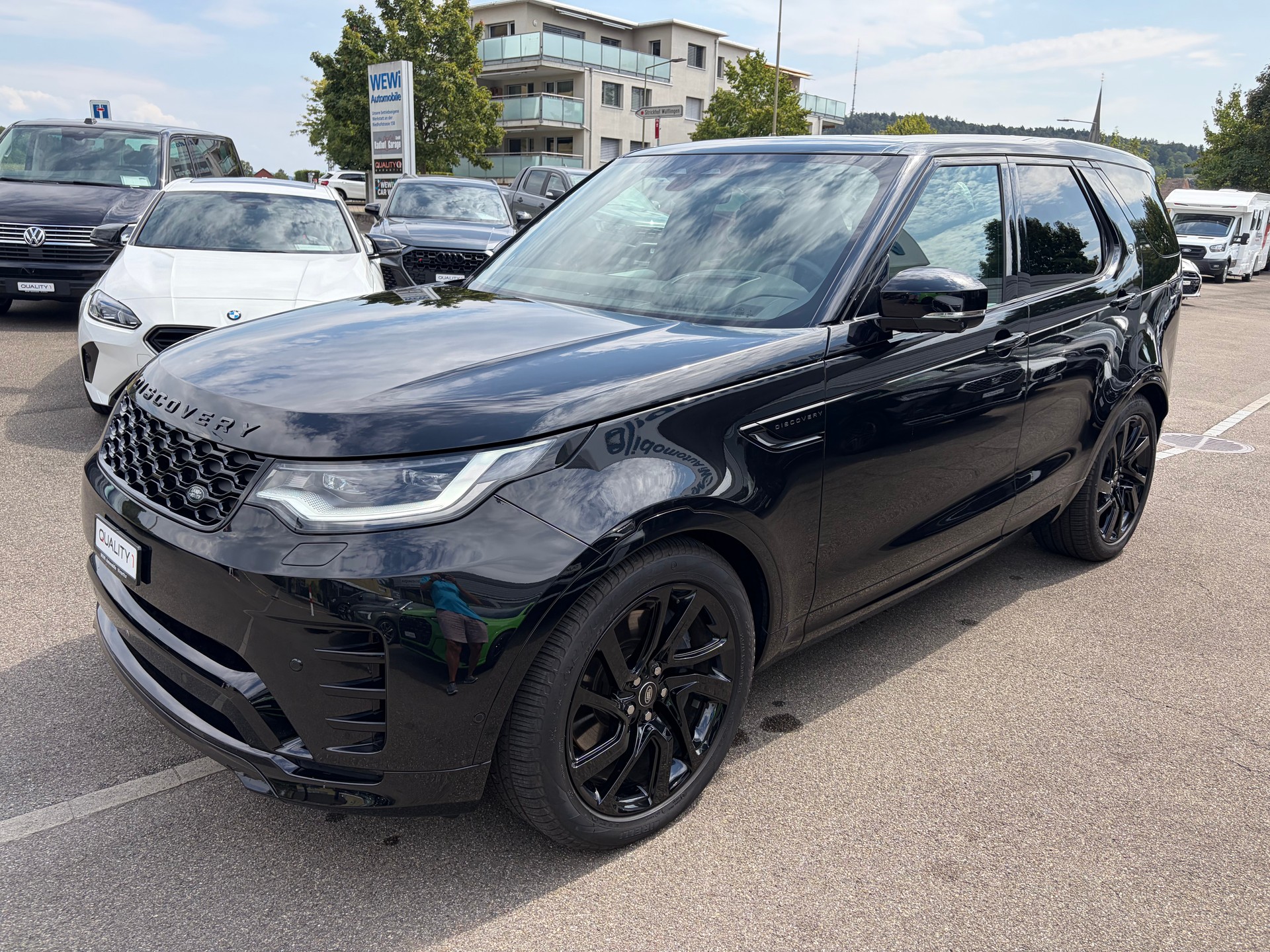 LAND ROVER Discovery 3.0 i6 360 R-Dynamic HSE AWD Automatic-image-2