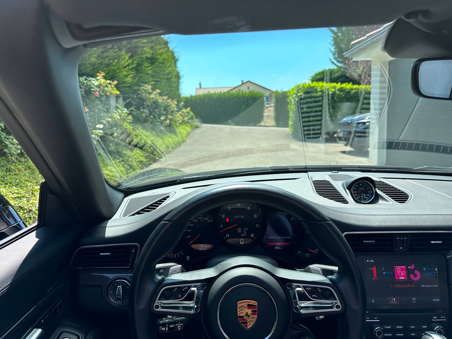 PORSCHE 3.0 Carrera 4 GTS PDK Cabriolet-image-6