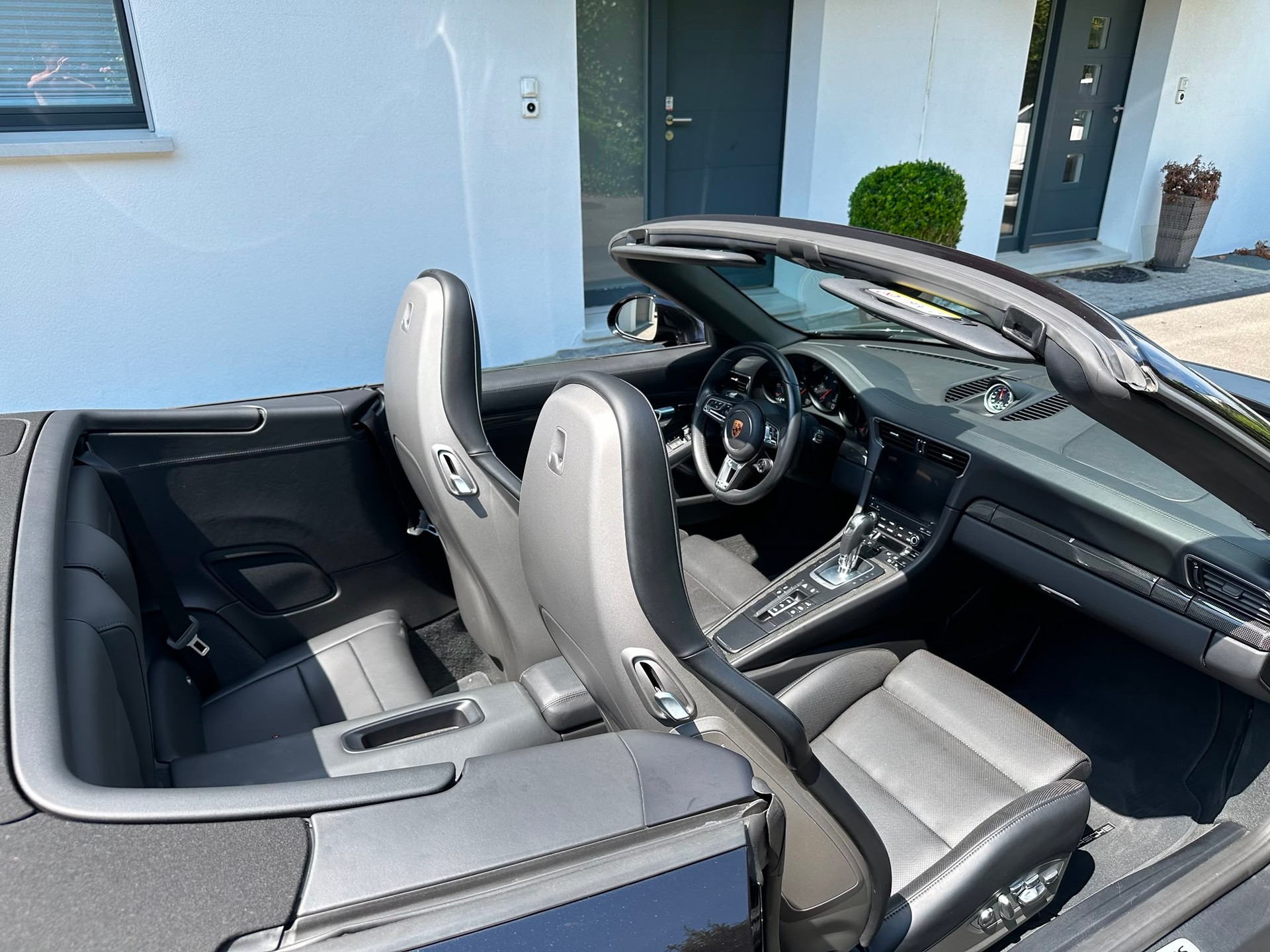 PORSCHE 3.0 Carrera 4 GTS PDK Cabriolet-image-5