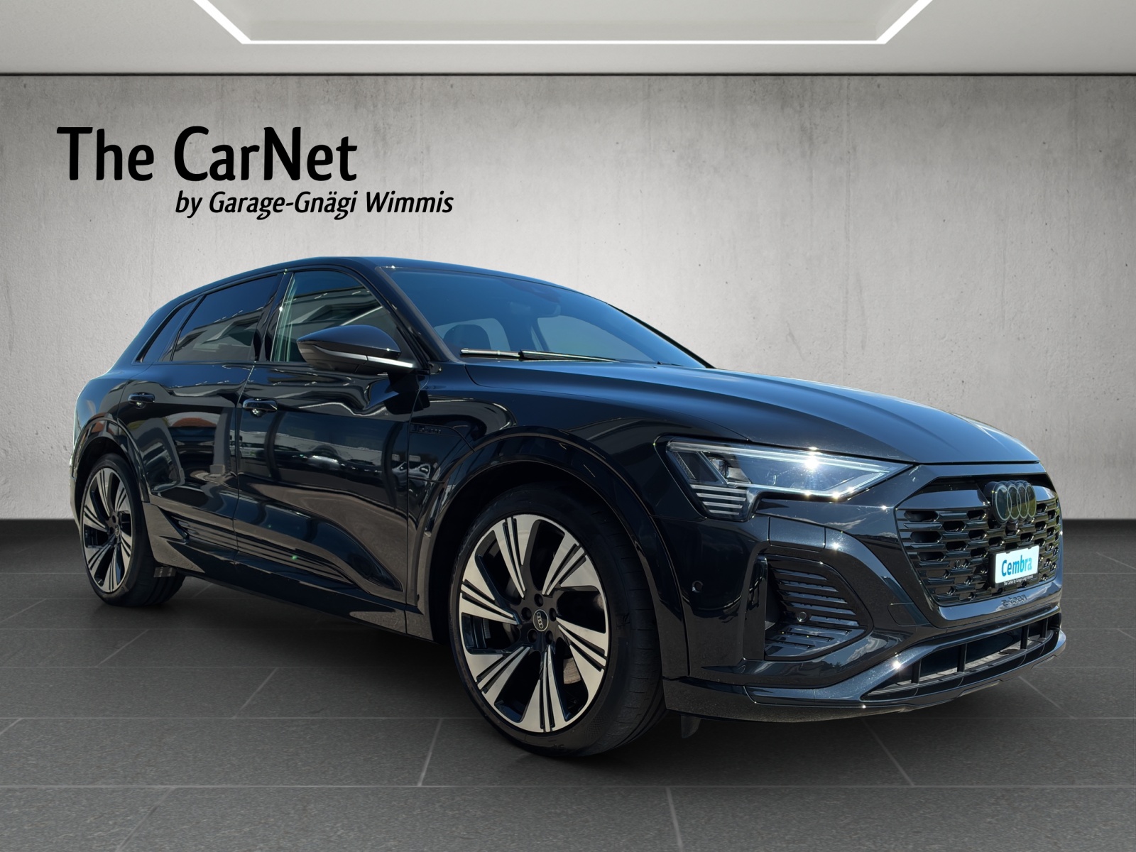 AUDI Q8 55 e-tron S line quattro-image-2