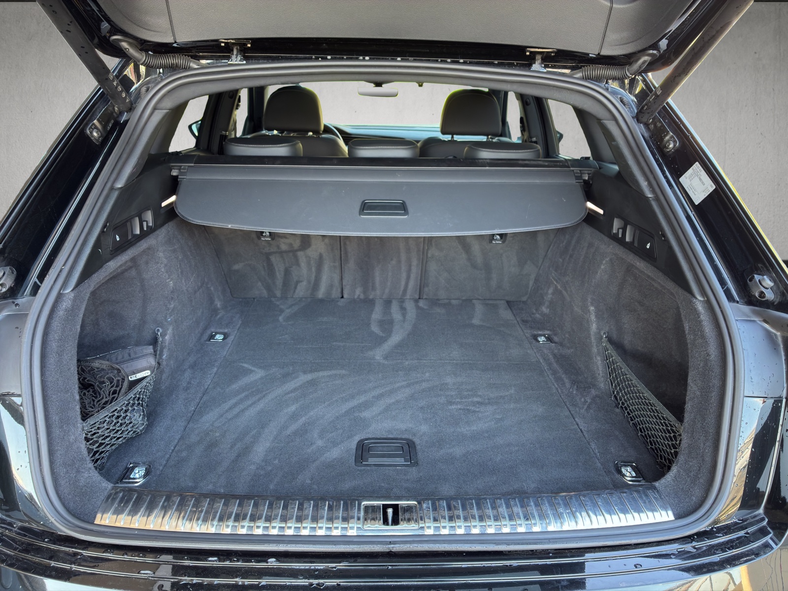 AUDI Q8 55 e-tron S line quattro-image-14