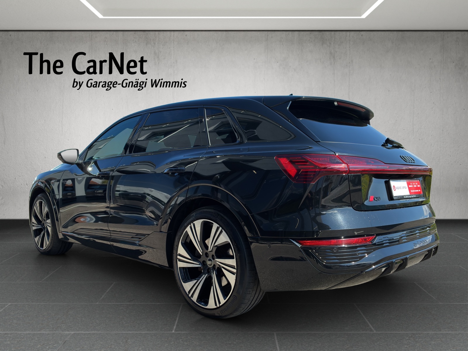 AUDI Q8 55 e-tron S line quattro-image-5
