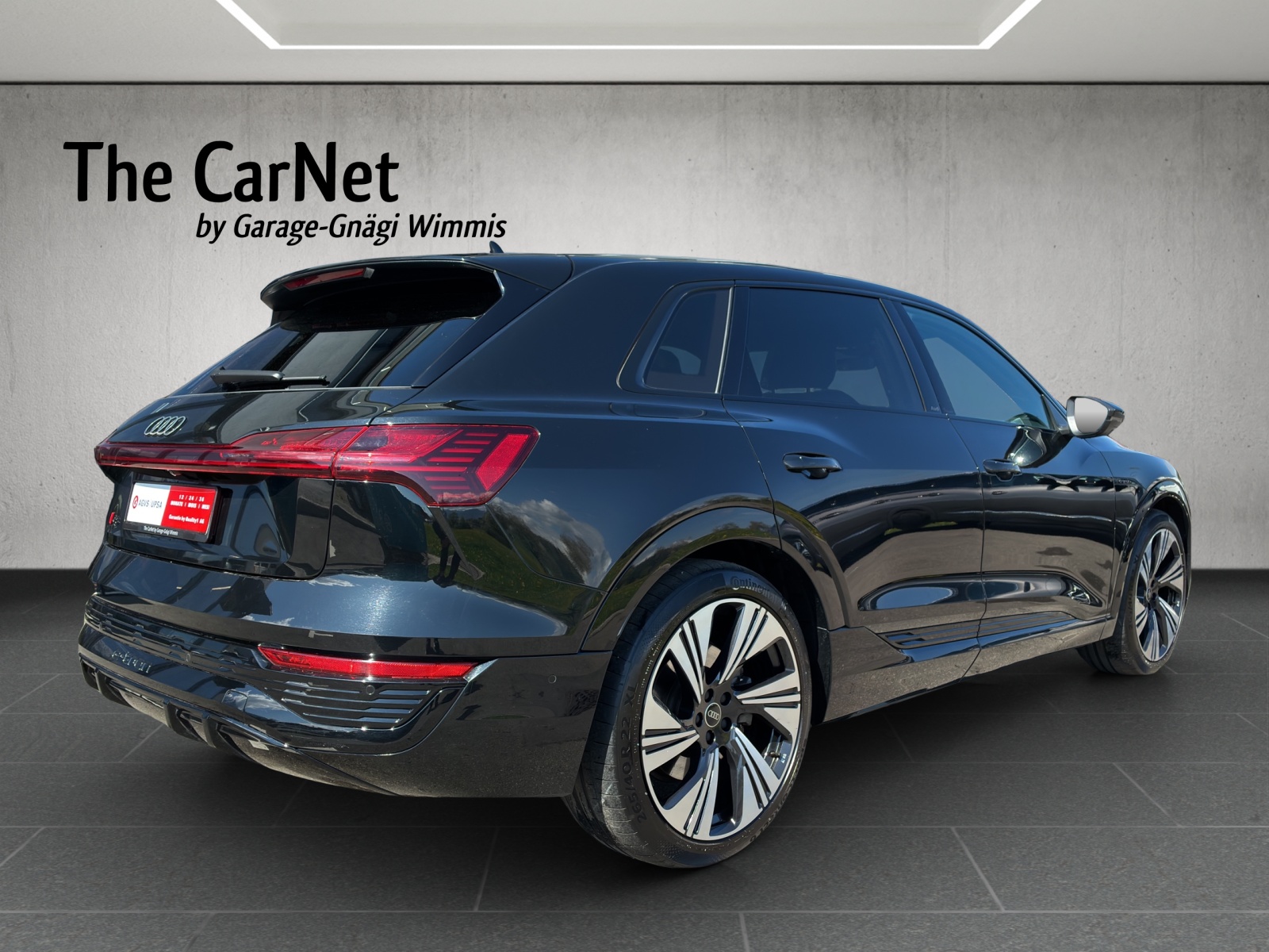 AUDI Q8 55 e-tron S line quattro-image-4