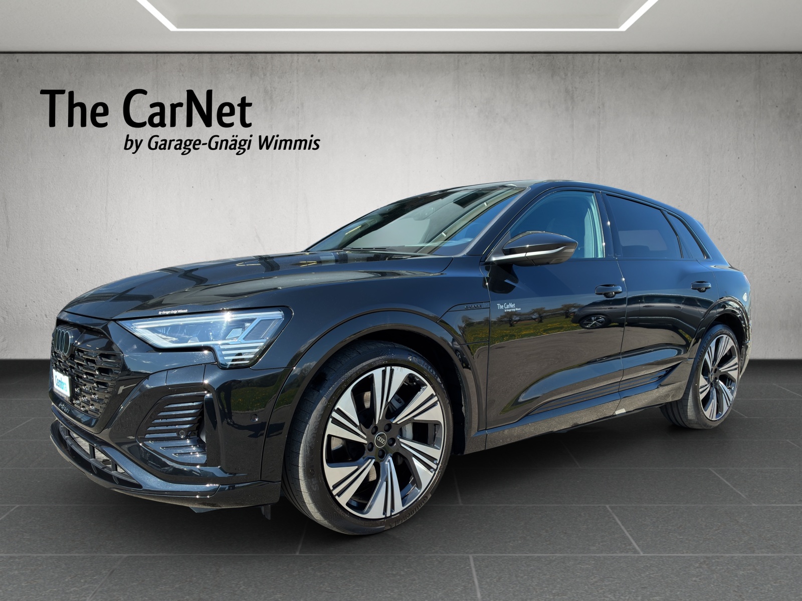 AUDI Q8 55 e-tron S line quattro-image-0