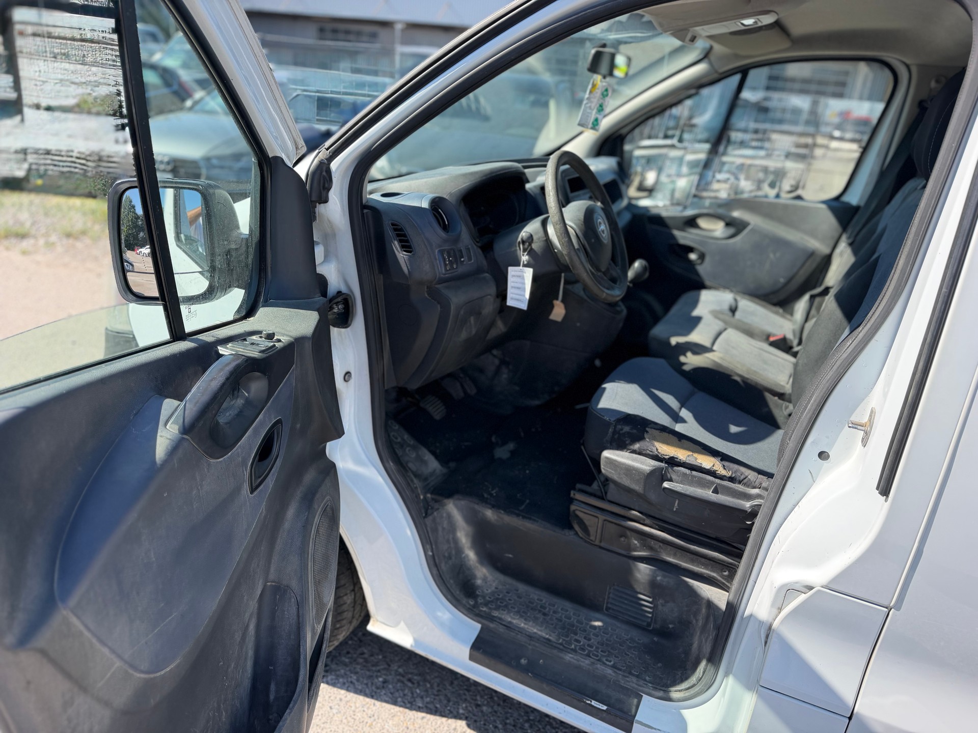 OPEL Vivaro 1.6 CDTI 2.7t L1H1-image-11