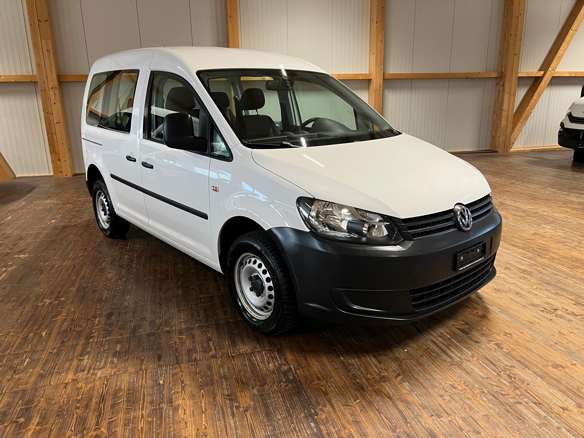 VW Caddy 2.0 TDI 4Motion-image-2